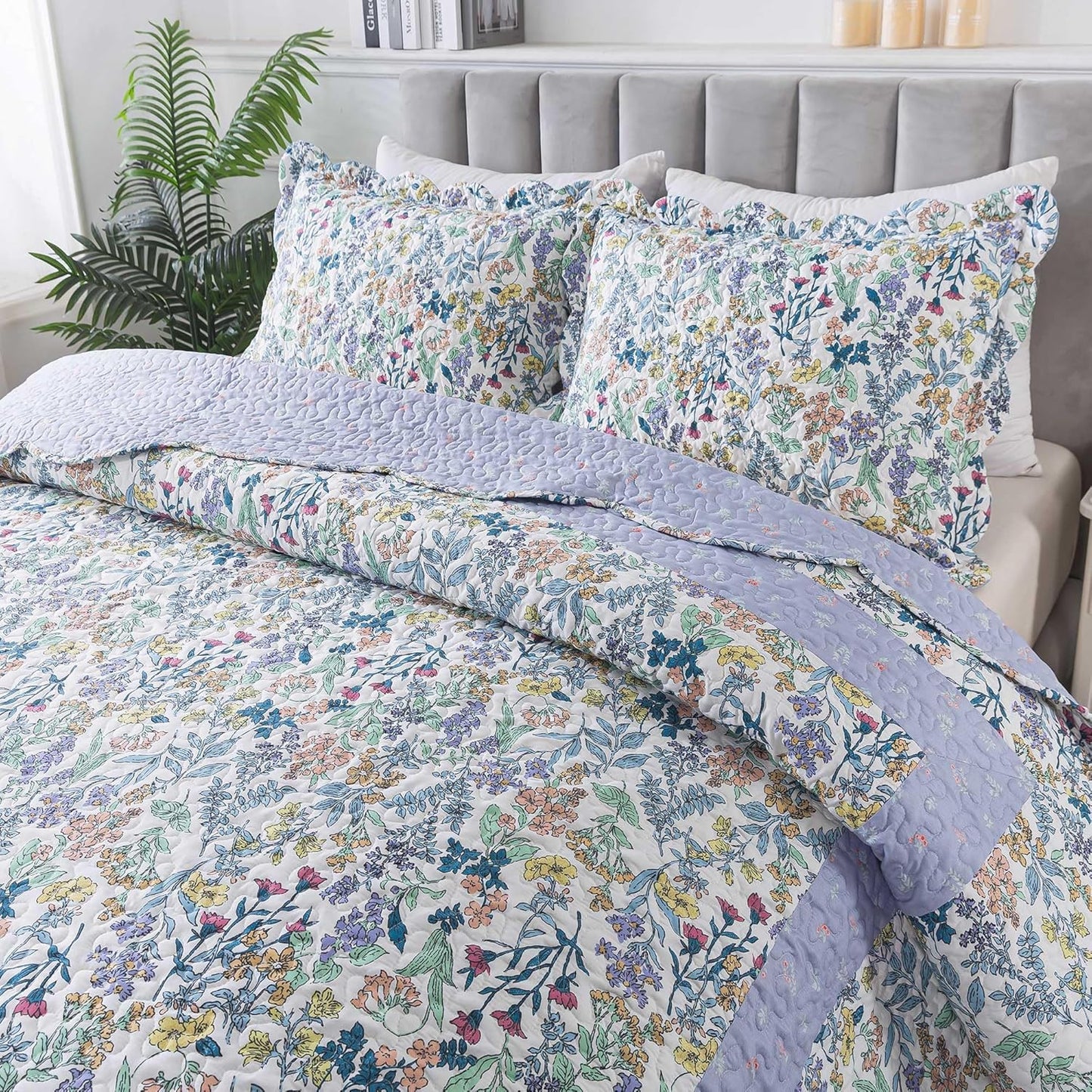 HoneiLife Oversized Queen Quilt Set - Floral Microfiber Coverlet