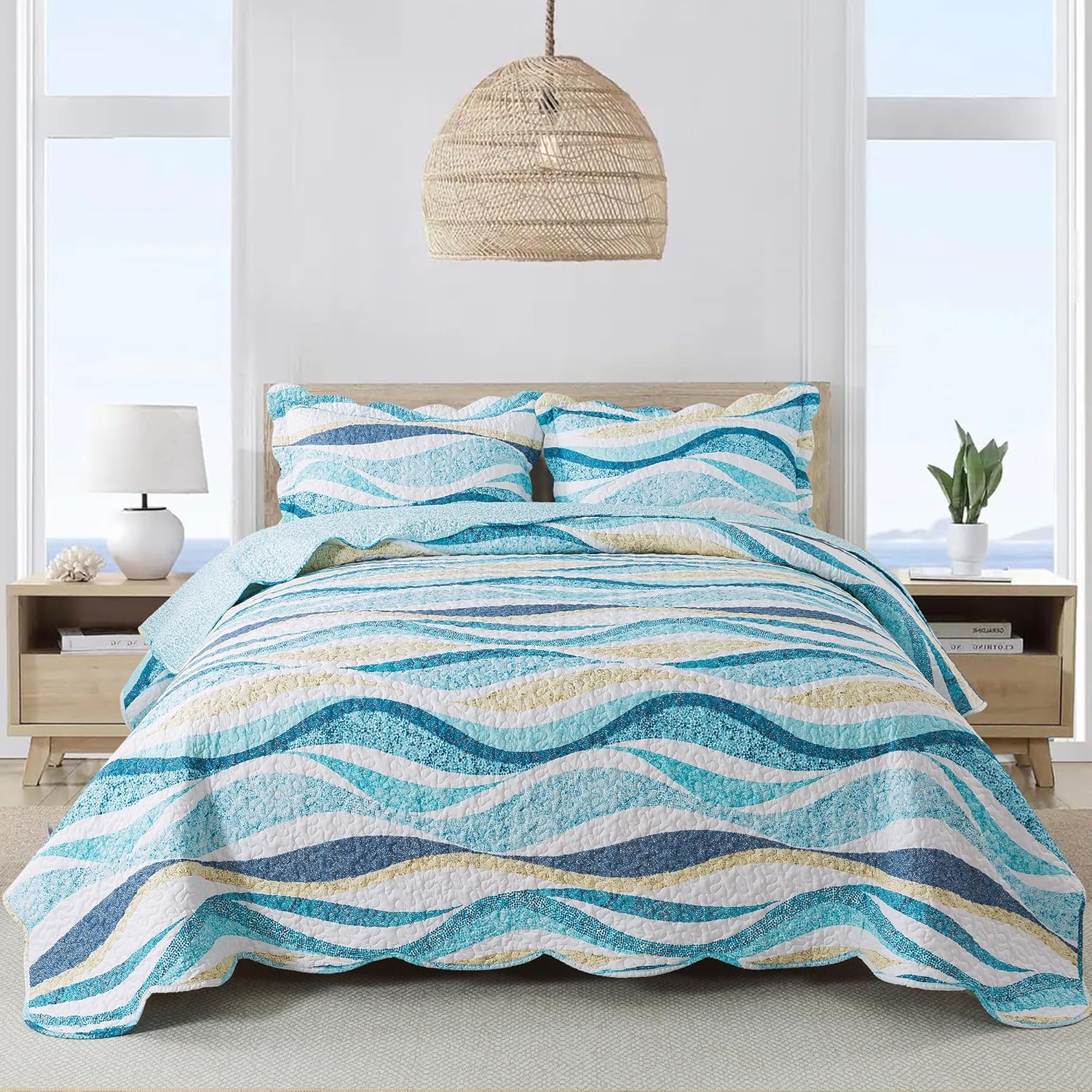 NEWLAKE Quilt Bedspread Sets with West Coastal Pattern Design