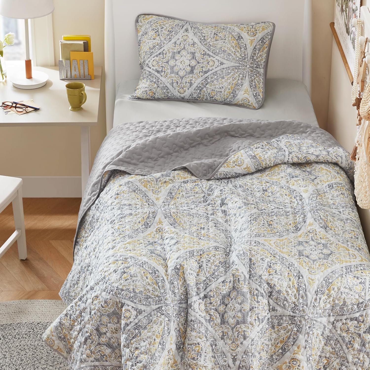 Comfort Spaces Boho Quilt Set Twin Reversible Coverlet for All Seasons