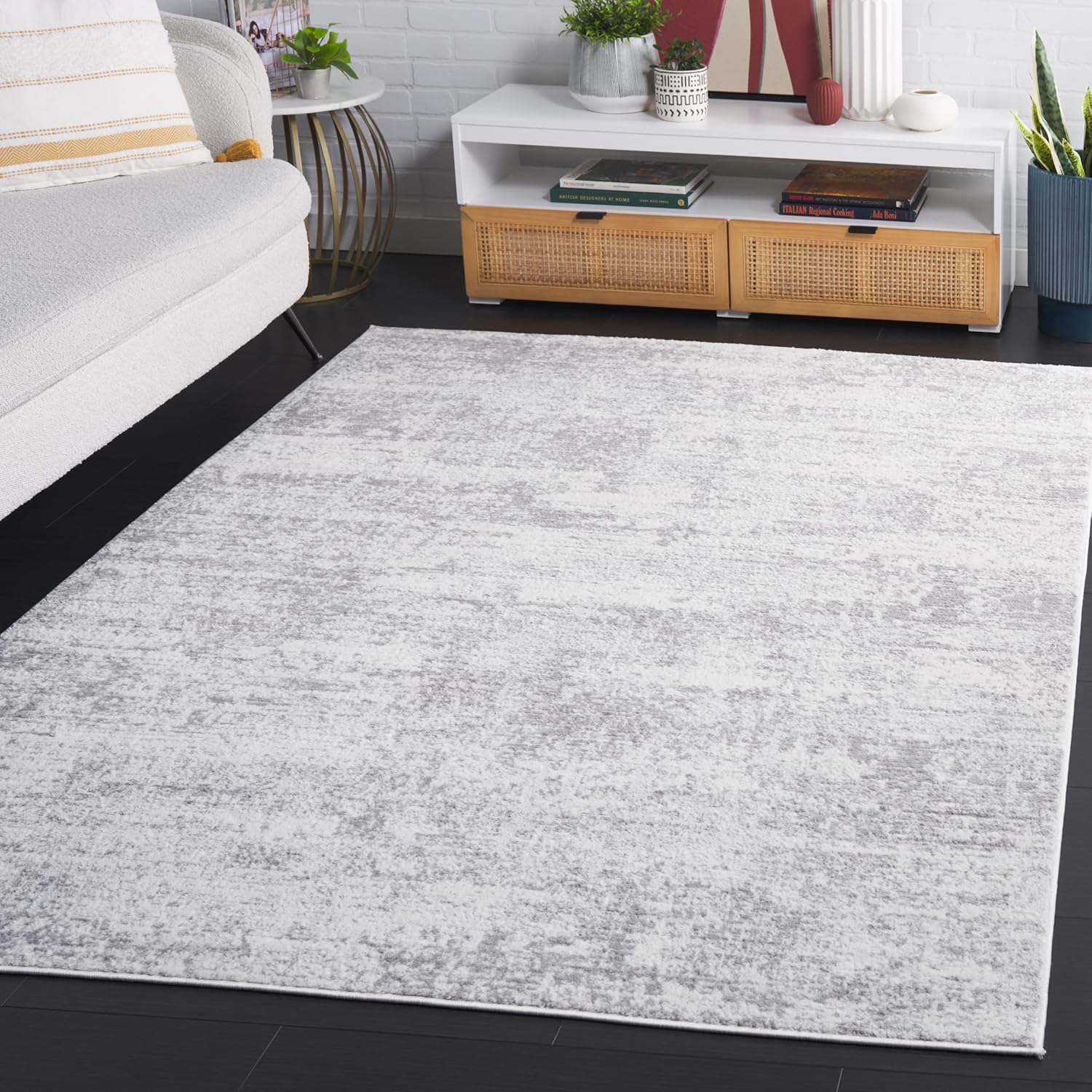 SAFAVIEH Amelia Collection Area Rug - Modern Abstract Design