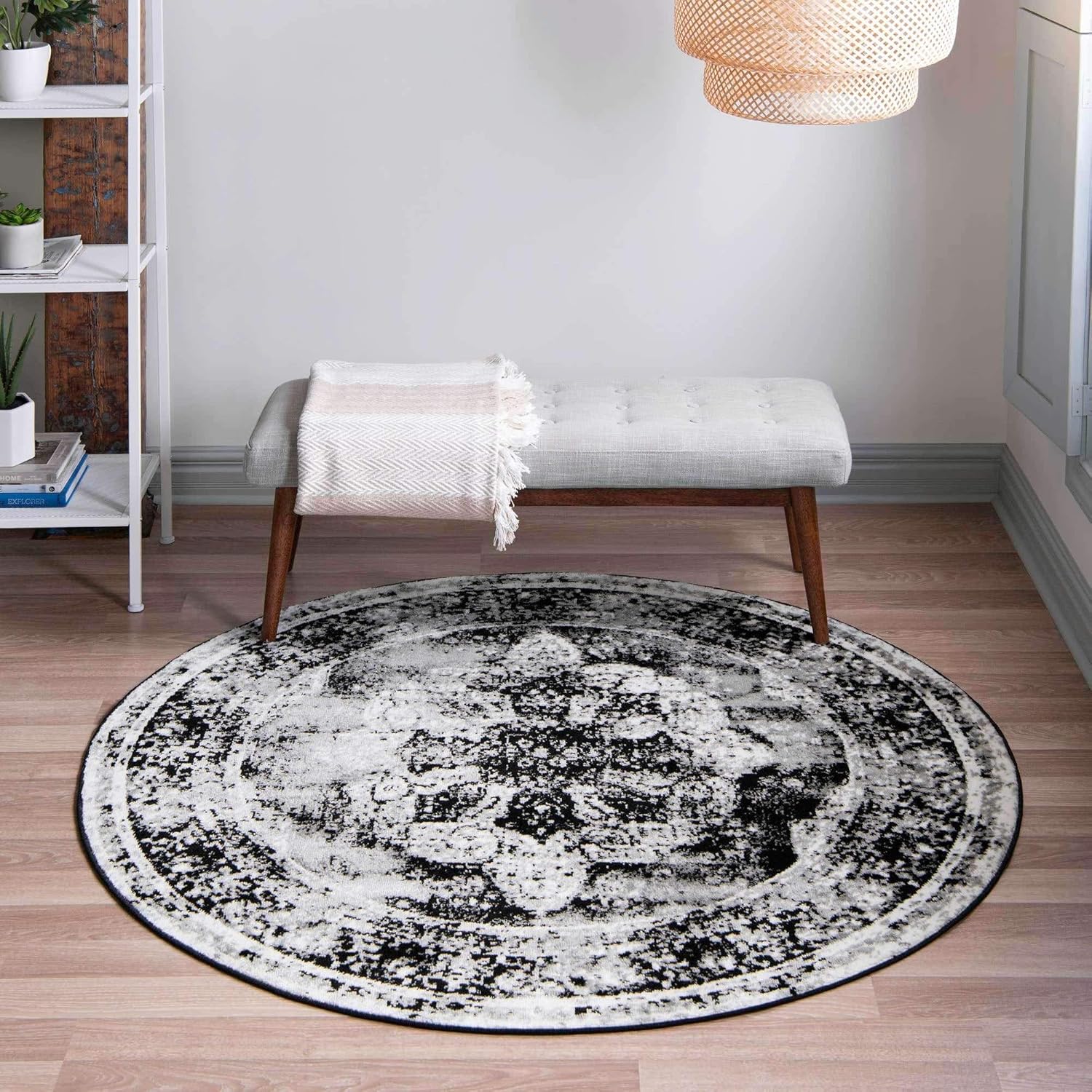 Unique Loom Sofia Collection Area Rug - Vintage Black/Ivory Design