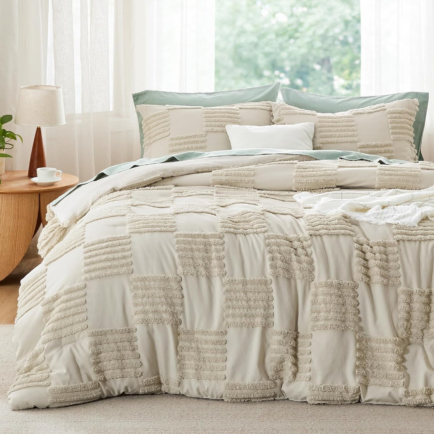 Boho Tufted Queen Size Comforter Set for Chic Bedding Style