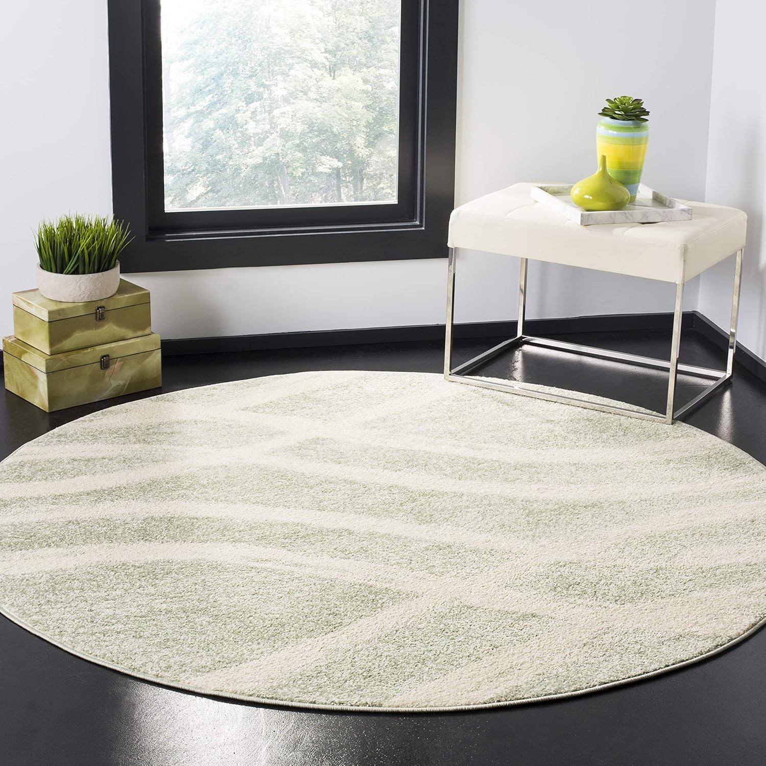 SAFAVIEH Adirondack Collection Area Rug - 6ft Round, Sage & Cream