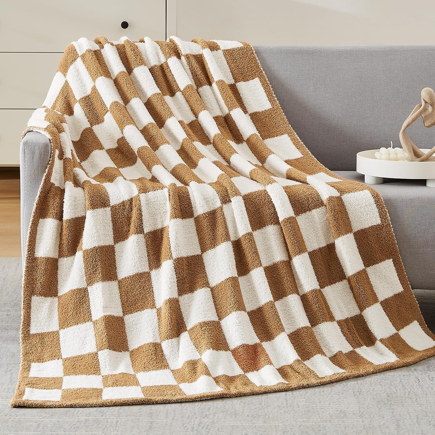 Cozy Warm Checkered Throw Blanket for Couch and Bed Use