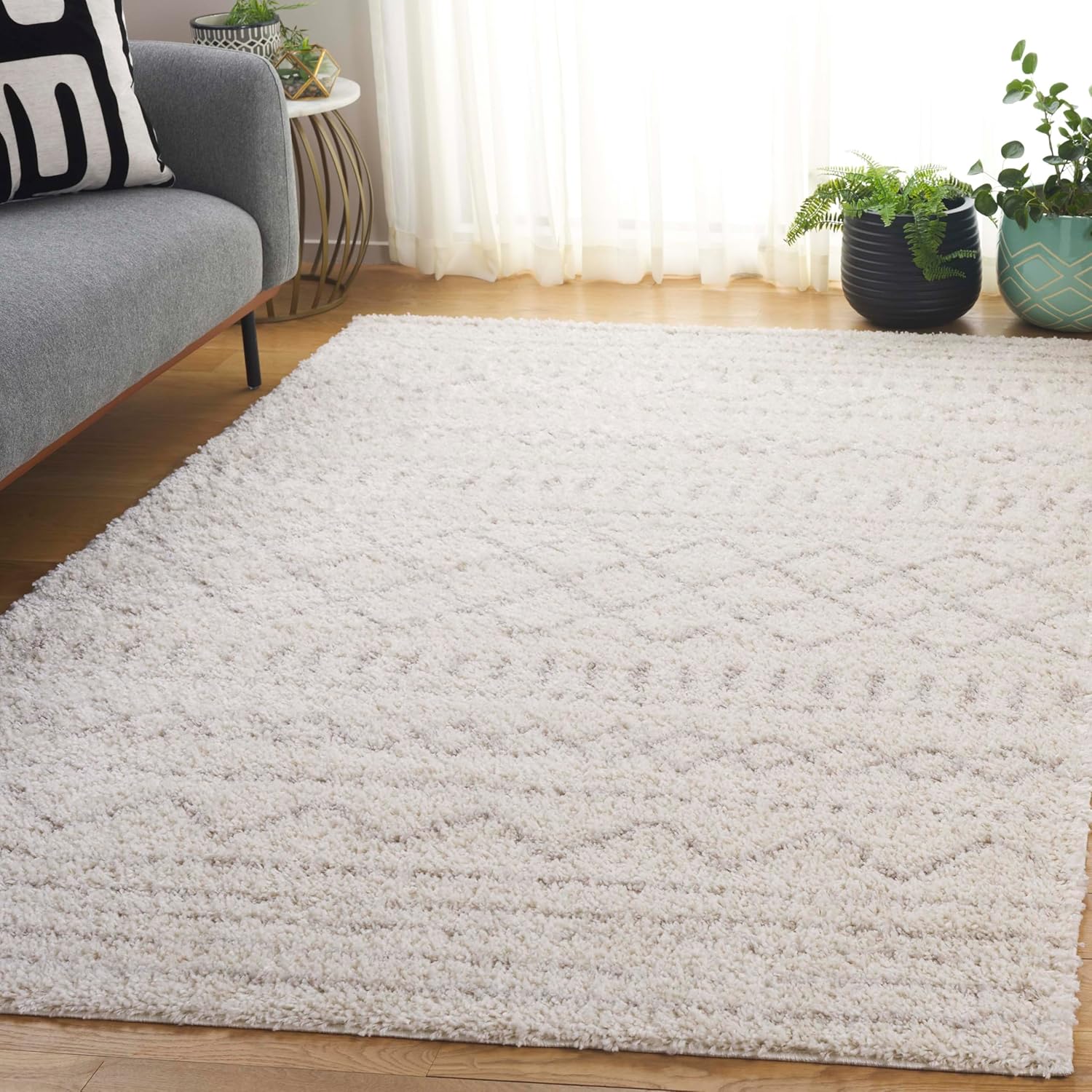 SAFAVIEH Arizona Shag Area Rug - Stylish & Durable for Any Room