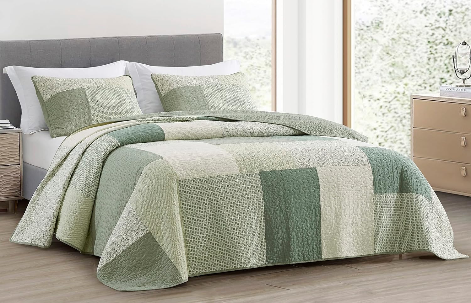 Chic Patchwork Quilt Set - Green Floral Super King Size Coverlet