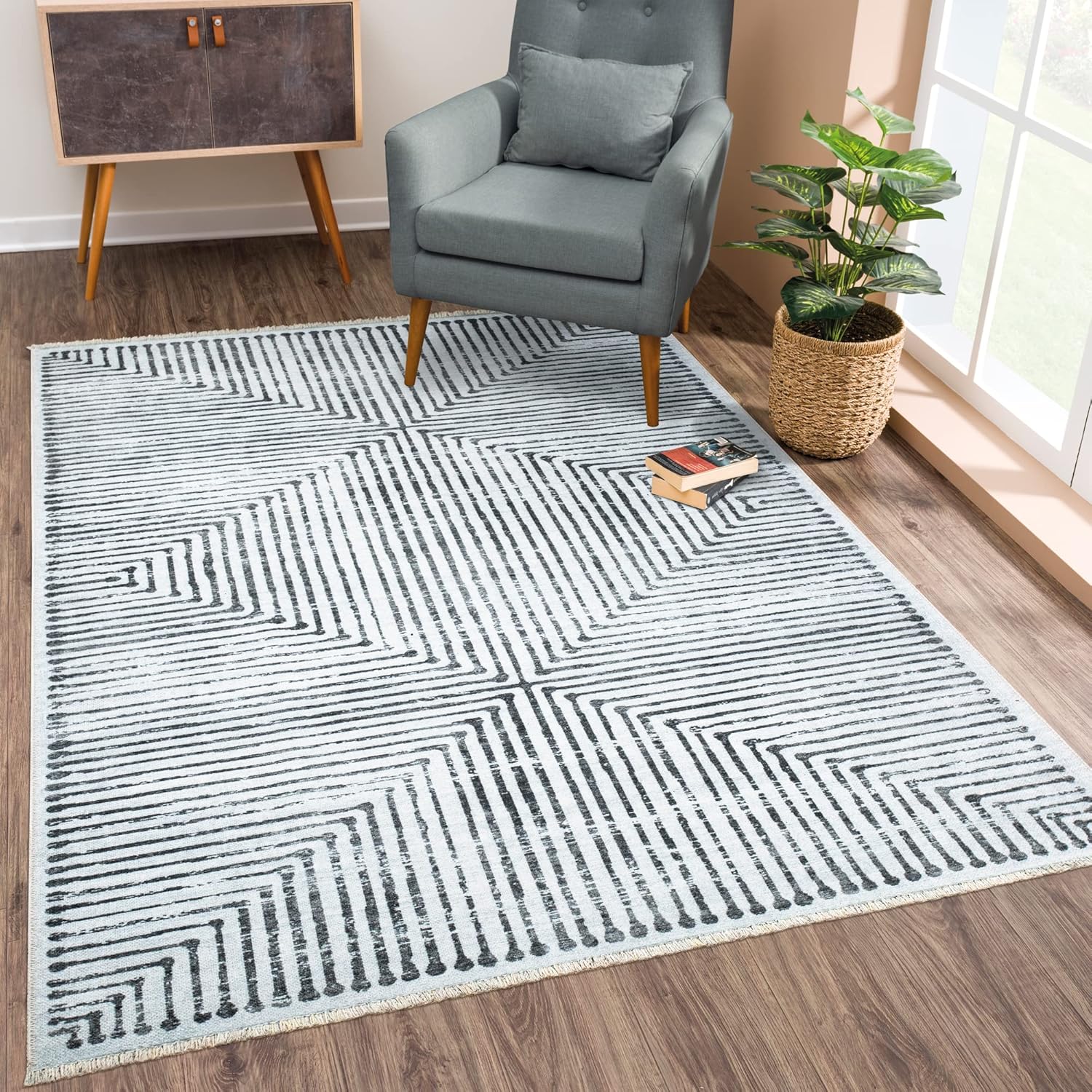 Caria Washable Non-Slip 4x6 Rug - Stylish Ivory/Black Design