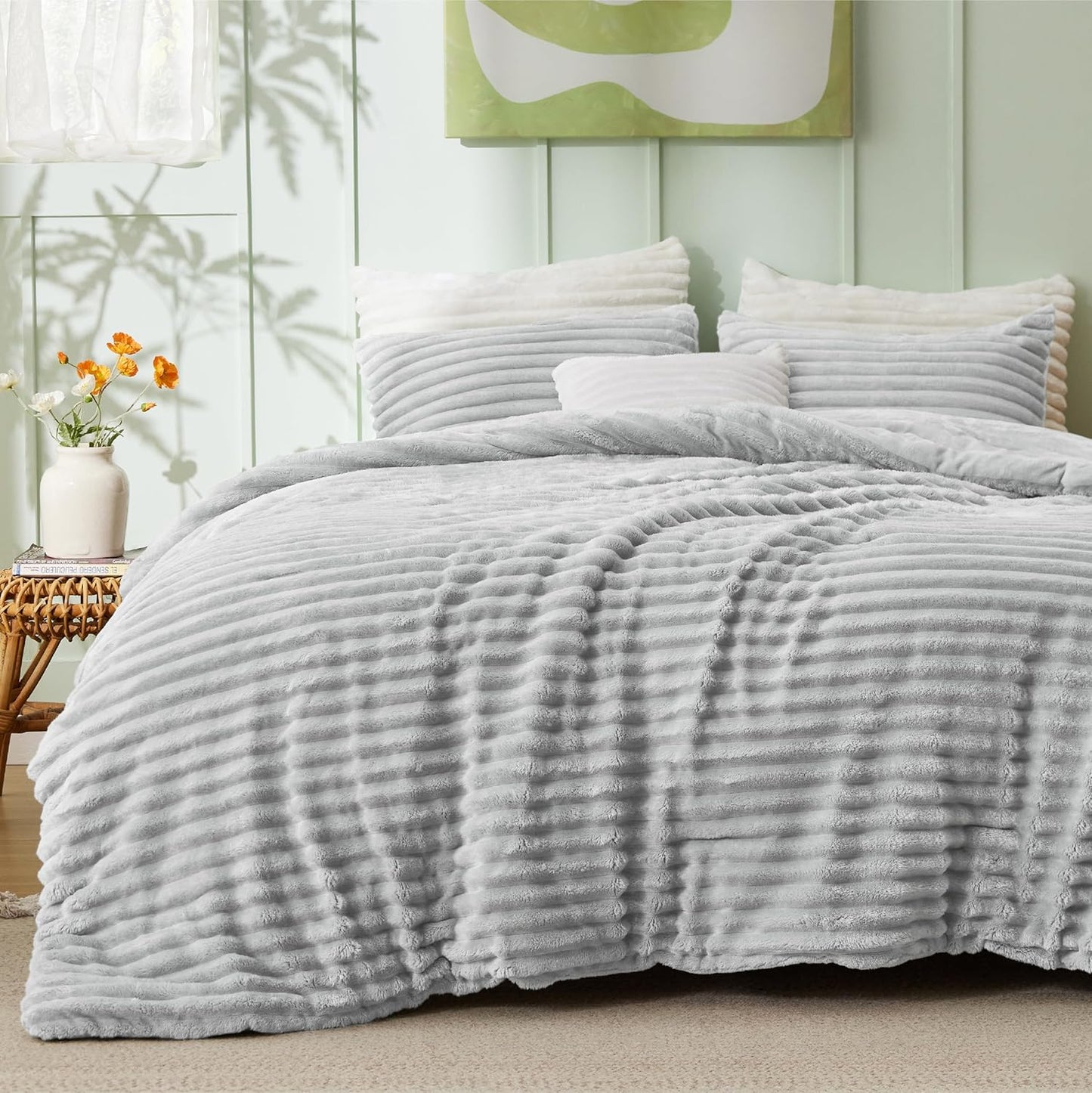 Bedsure Fluffy Comforter Set King Size - Cozy Warmth & Style