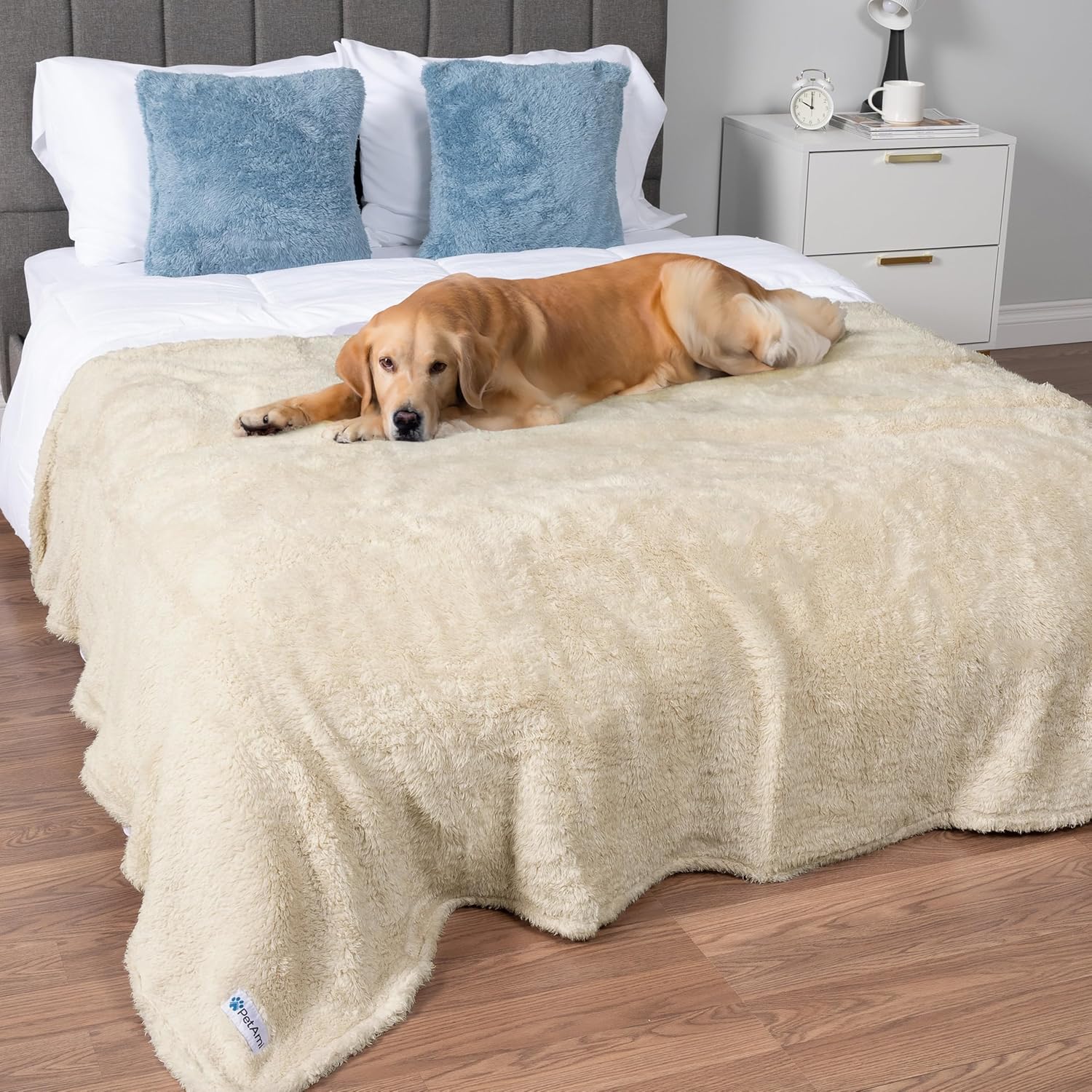 PetAmi Fluffy Waterproof Dog Blanket for Large Dogs and Cats