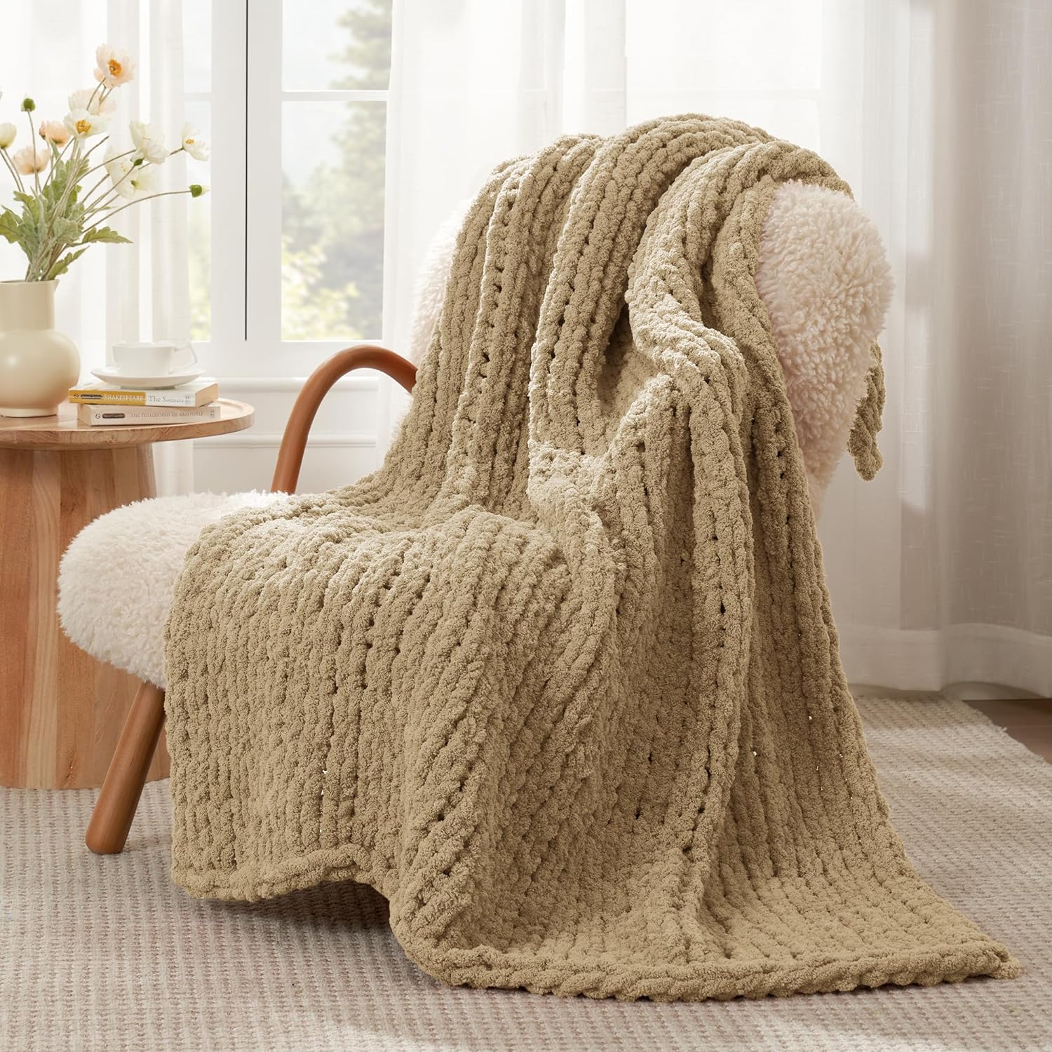 Chunky Knit Throw Blanket for Couch - Soft Chenille Comfort