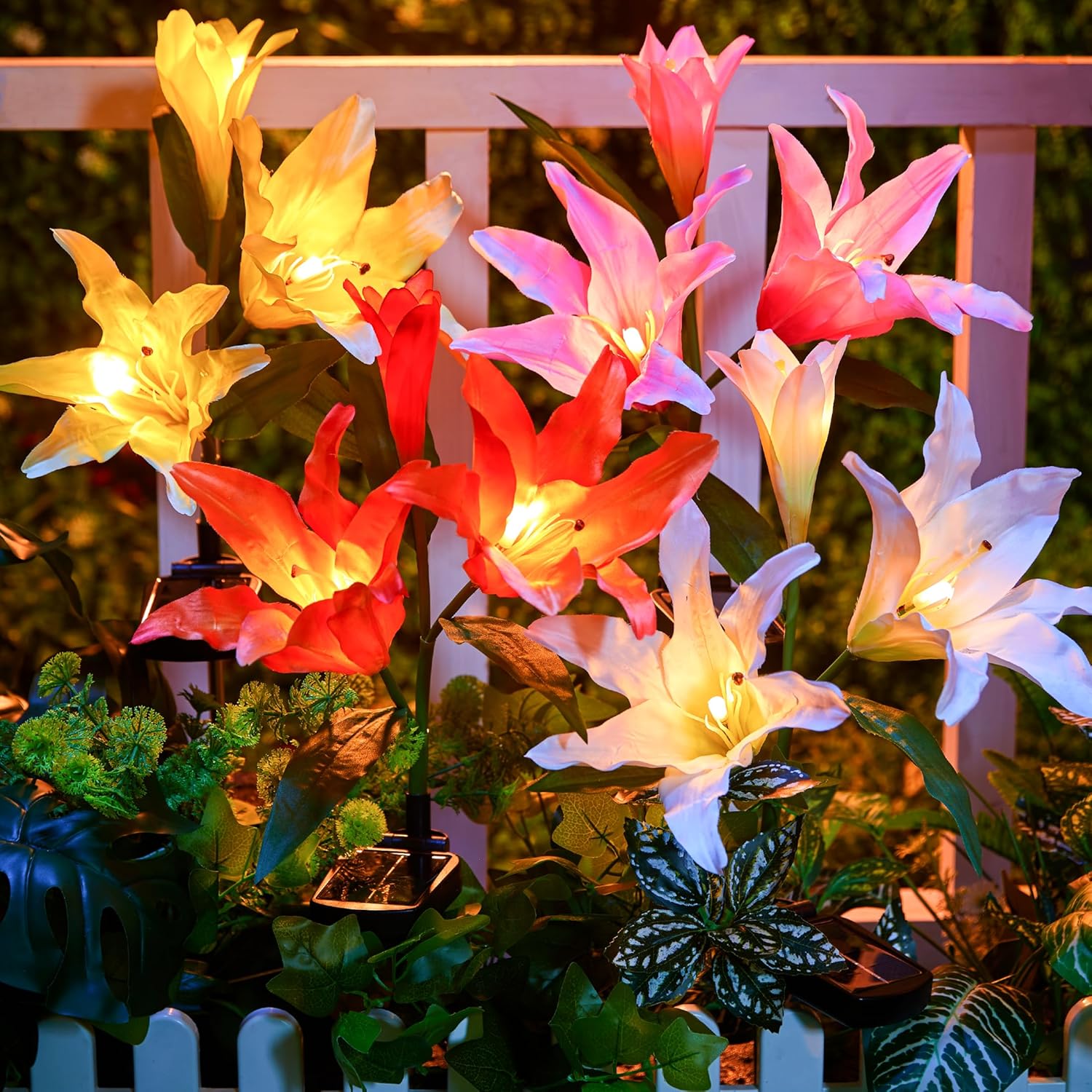 Brightown Solar Lights Outdoor - Realistic Lily Flower Decor