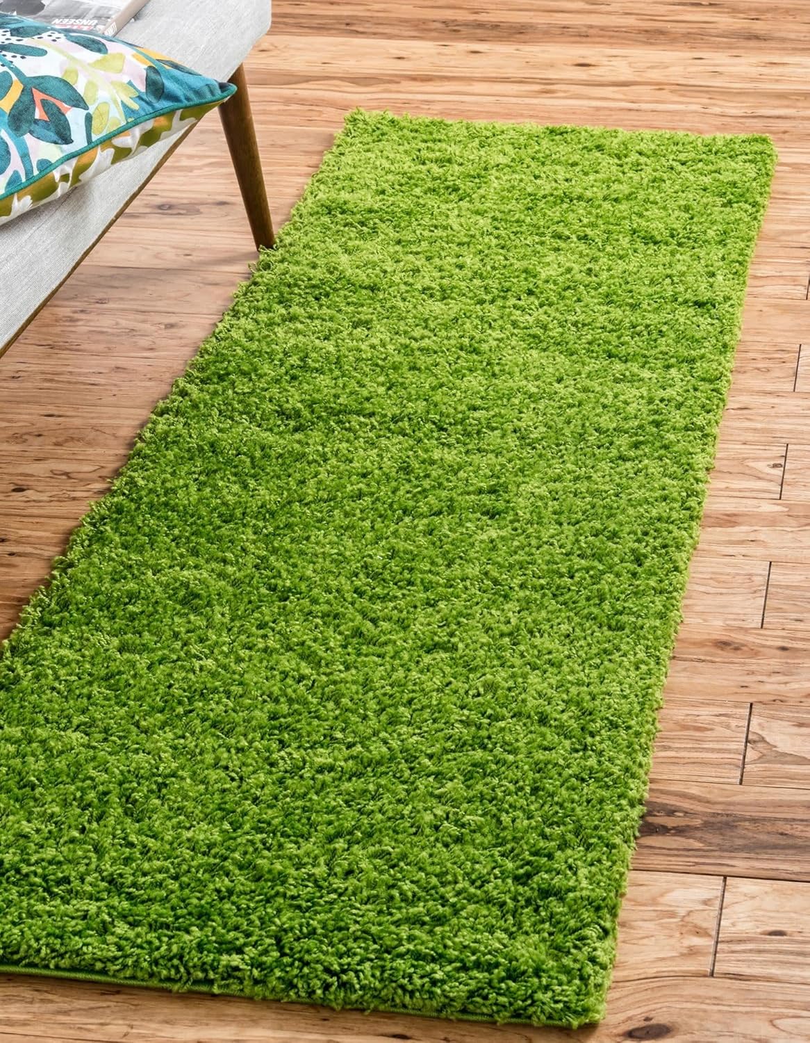 Unique Loom Solid Shag Collection Area Rug in Grass Green