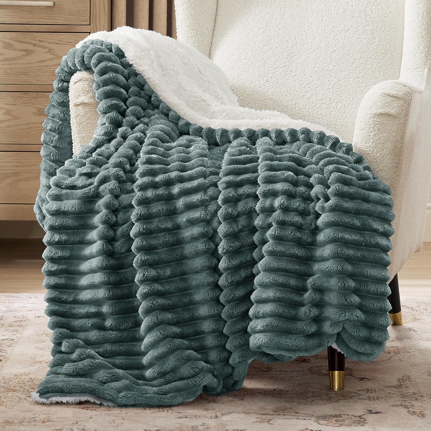 Bedsure Sherpa Blanket Twin Size - Cozy Fleece for Winter Use