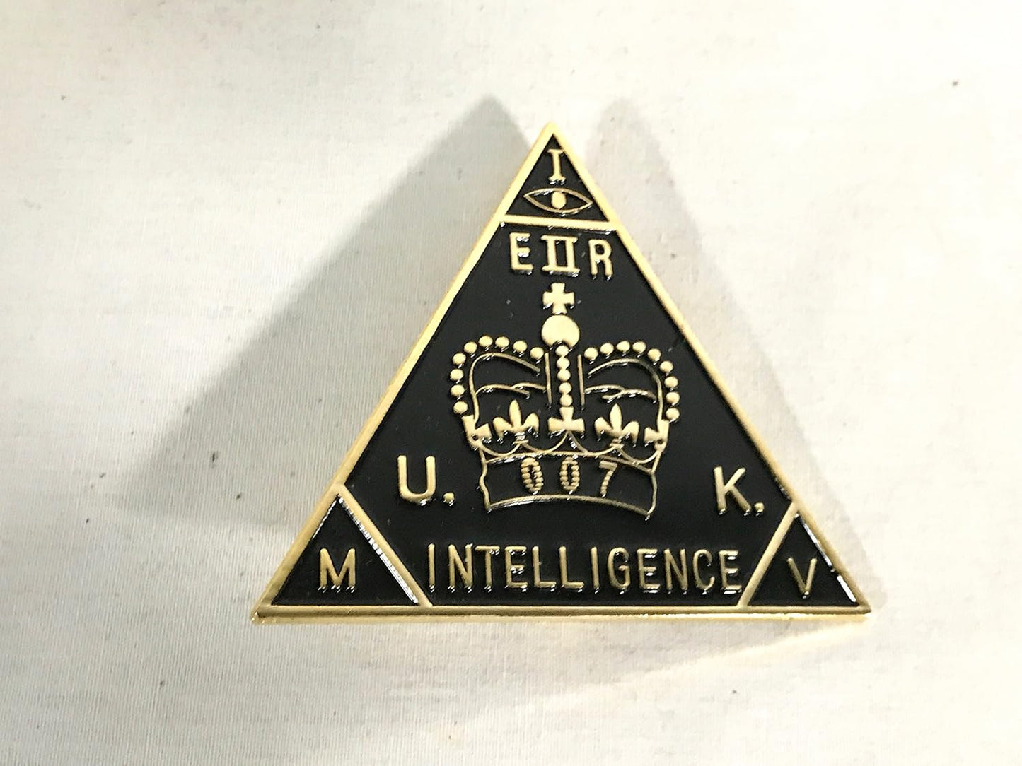 007 James Bond MI6 British Intelligence Metal Badge Review