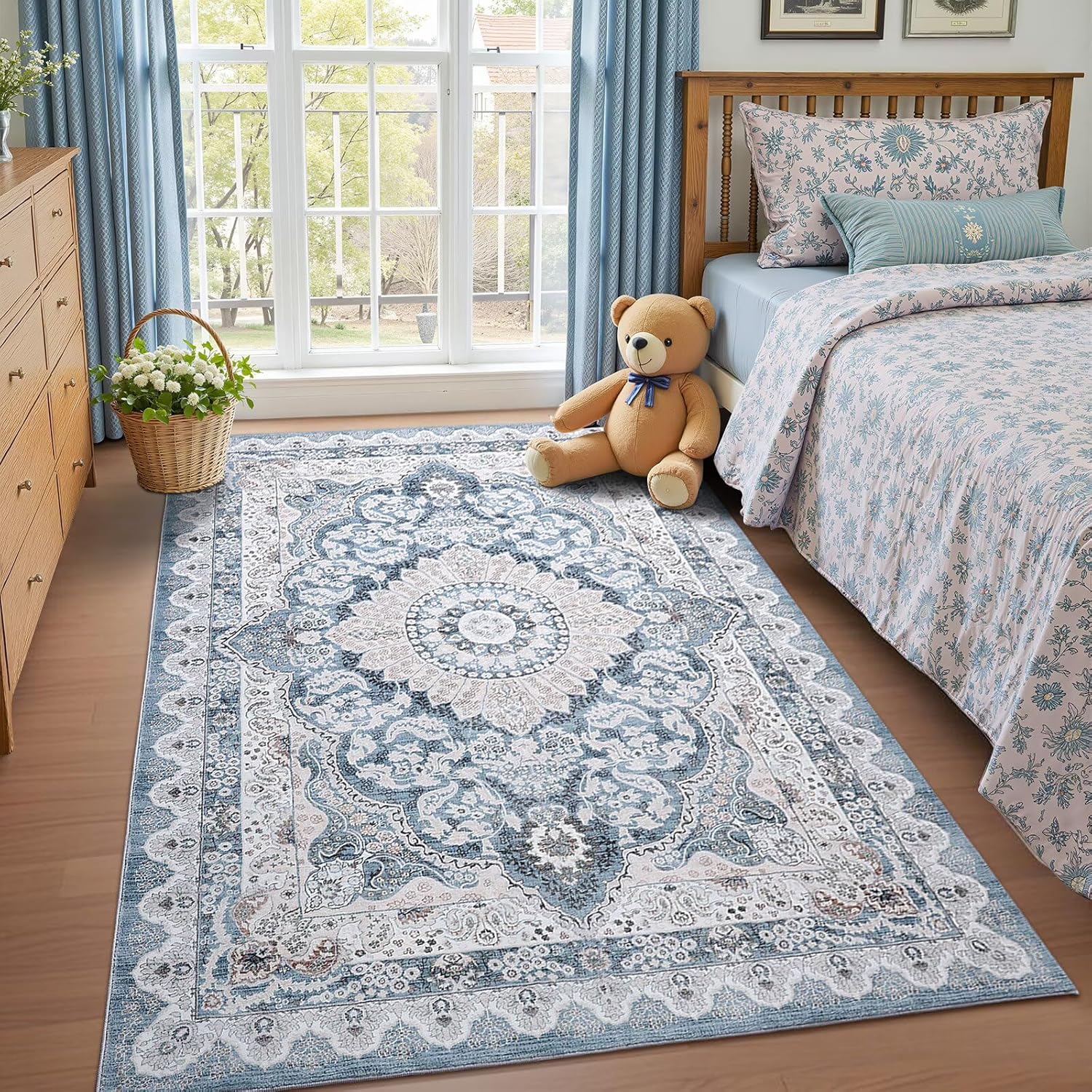 4x6 Area Rug for Bedroom - Soft Vintage Carpet in Blue & Beige
