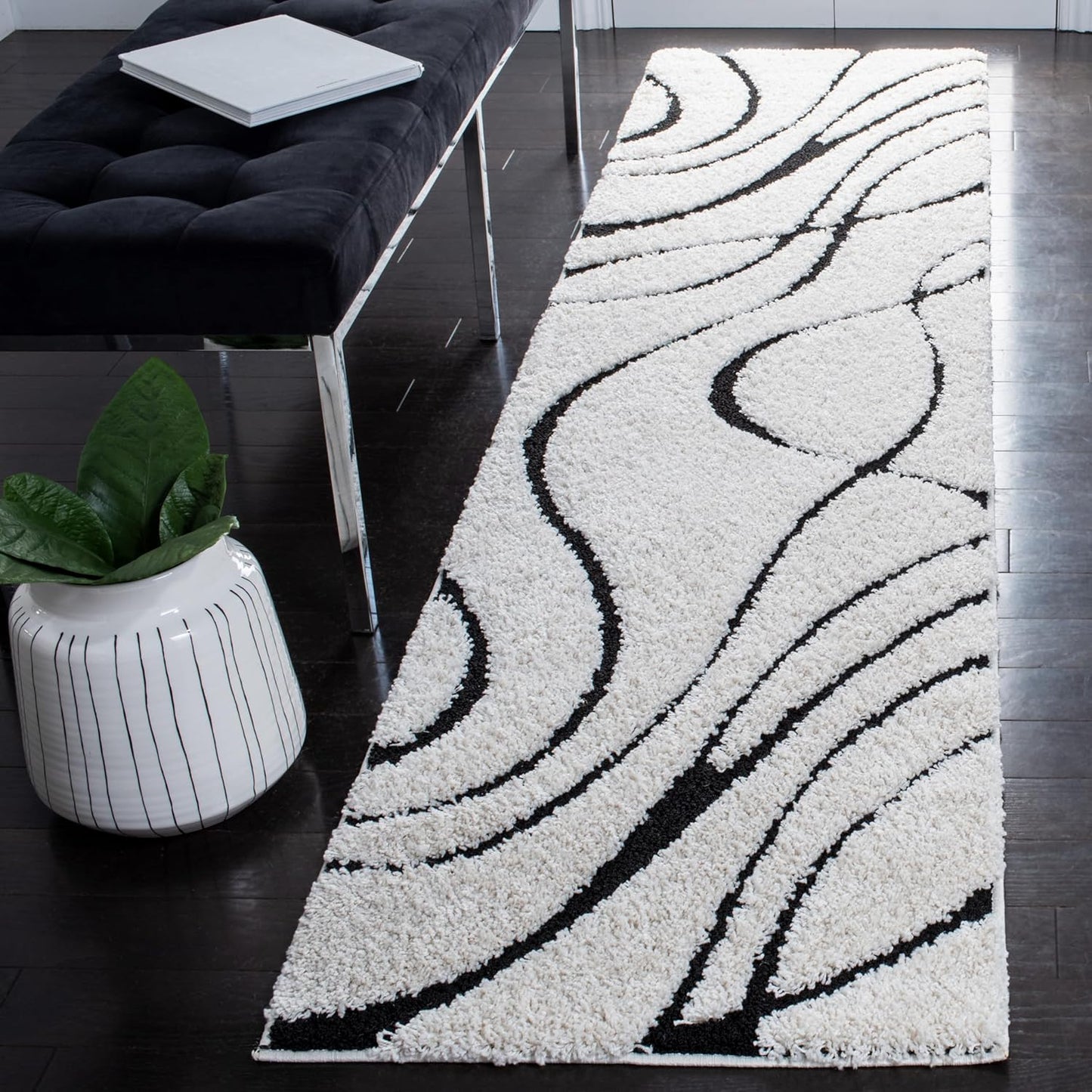 SAFAVIEH Florida Shag Collection Runner Rug - Cozy & Stylish