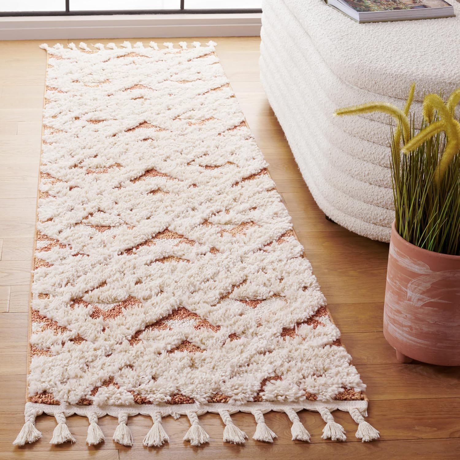 SAFAVIEH Moroccan Tassel Shag Runner Rug - Plush & Stylish