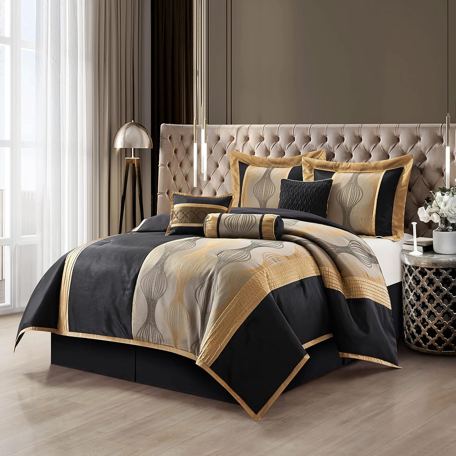 Elegant Black and Gold Comforter Set for California King Size