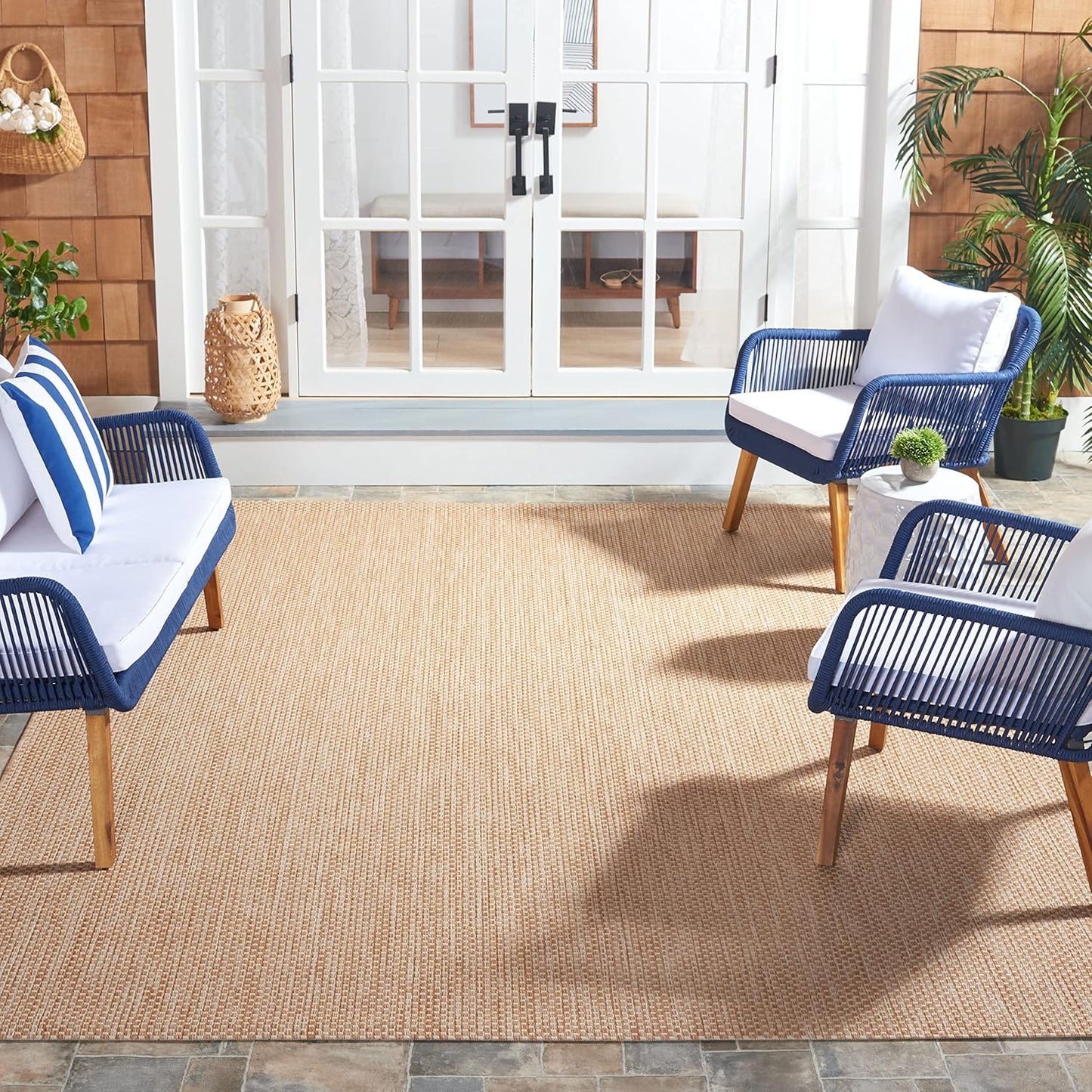 SAFAVIEH Courtyard Collection Area Rug - Perfect for Indoor/Outdoor
