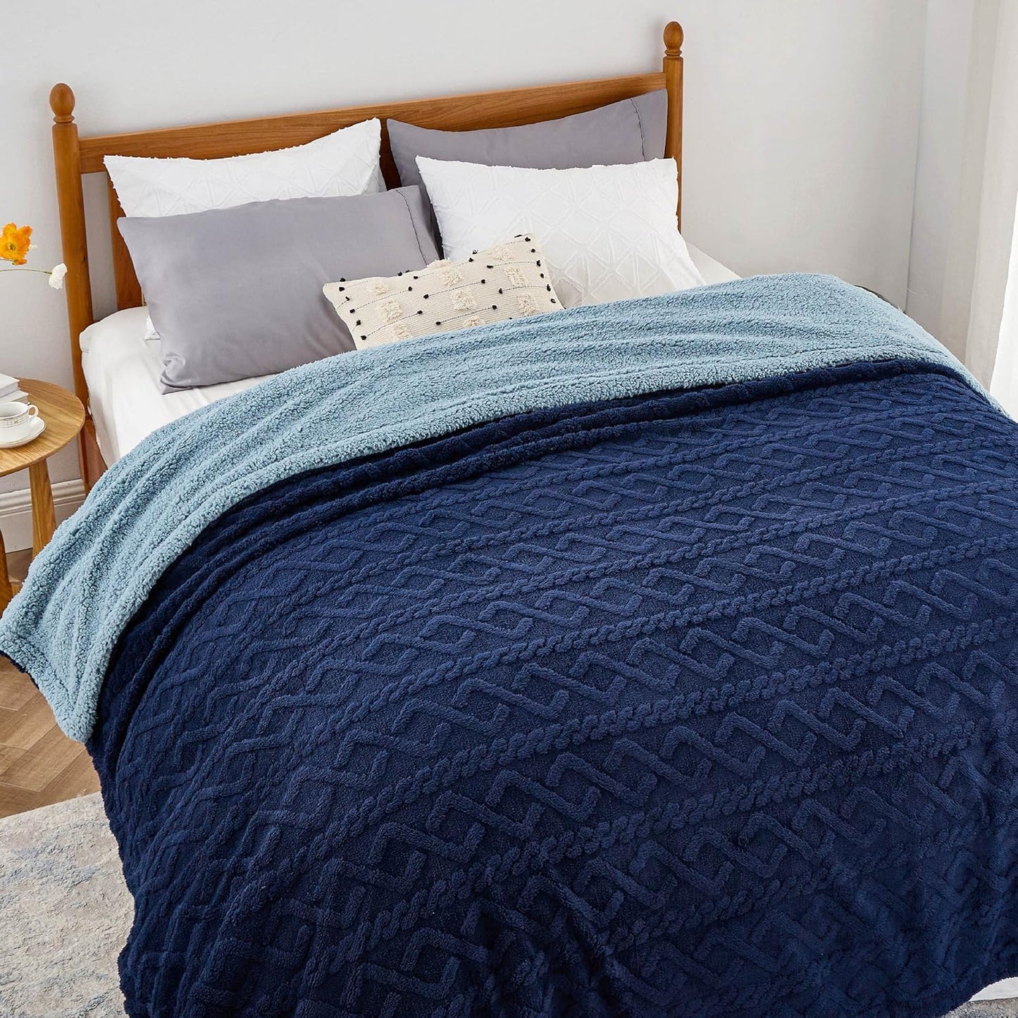 Bedsure Gentlesoft Sherpa Queen Size Blanket for Cozy Comfort