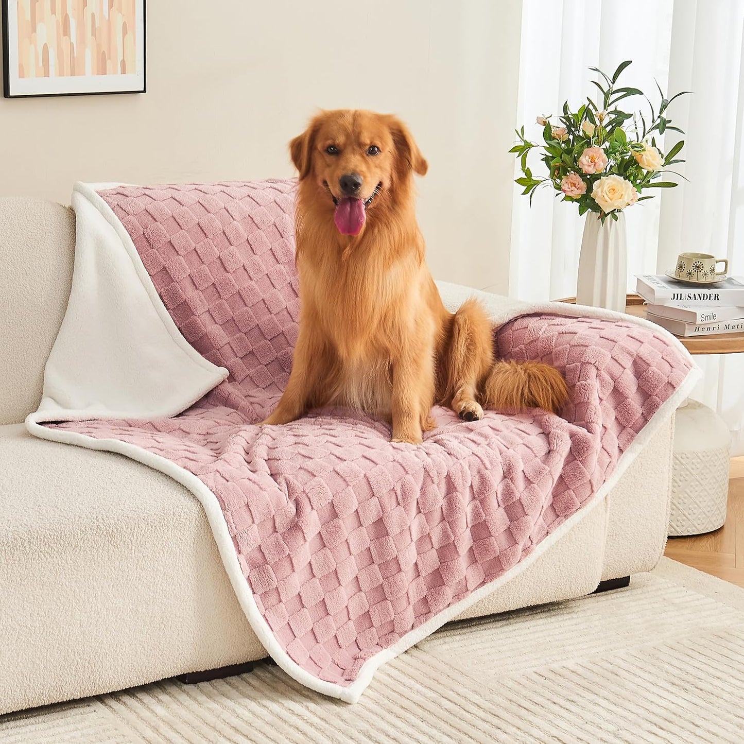 Checkered Waterproof Blanket for Pets - Soft and Stylish