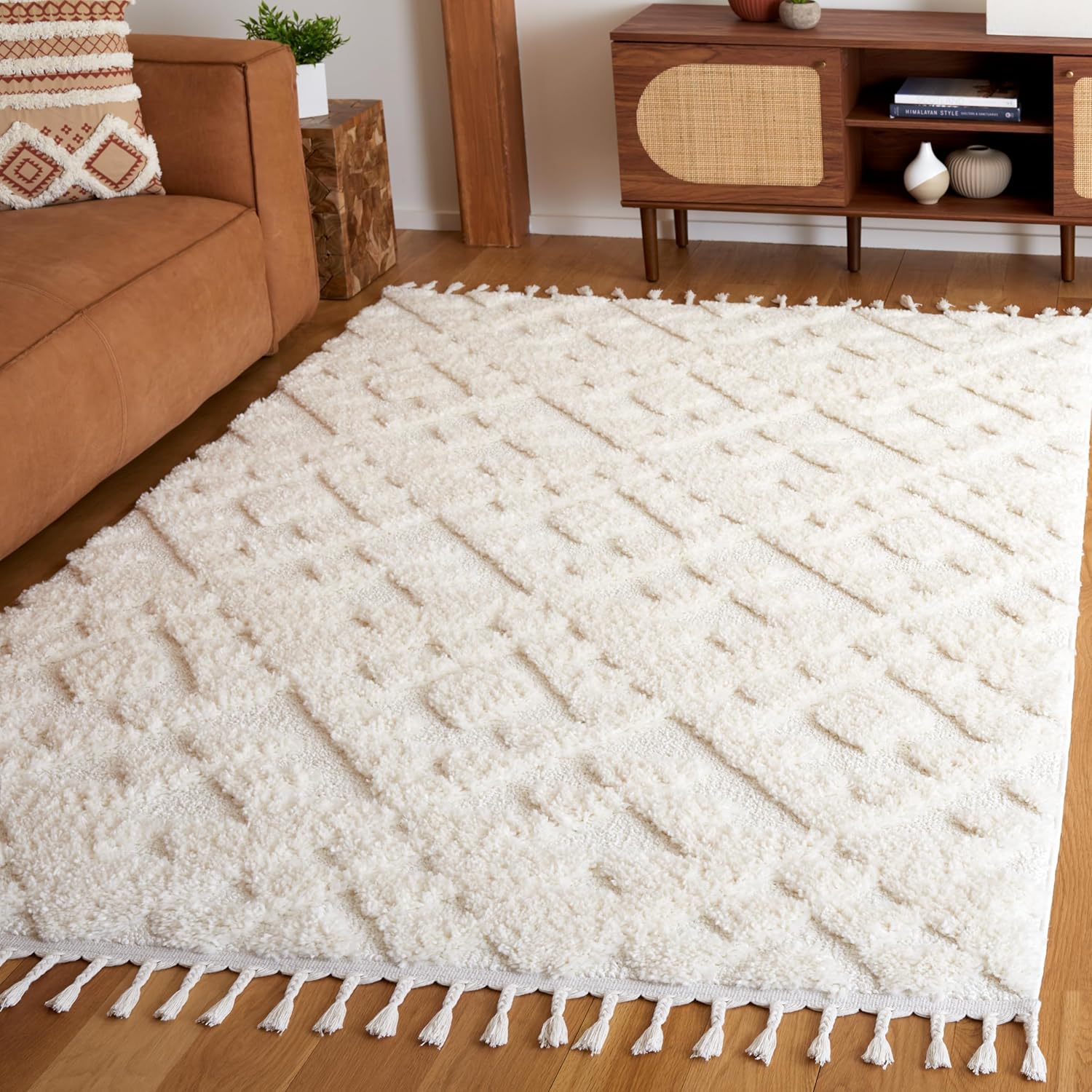 SAFAVIEH Moroccan Tassel Shag Collection Square Rug - Cozy & Stylish