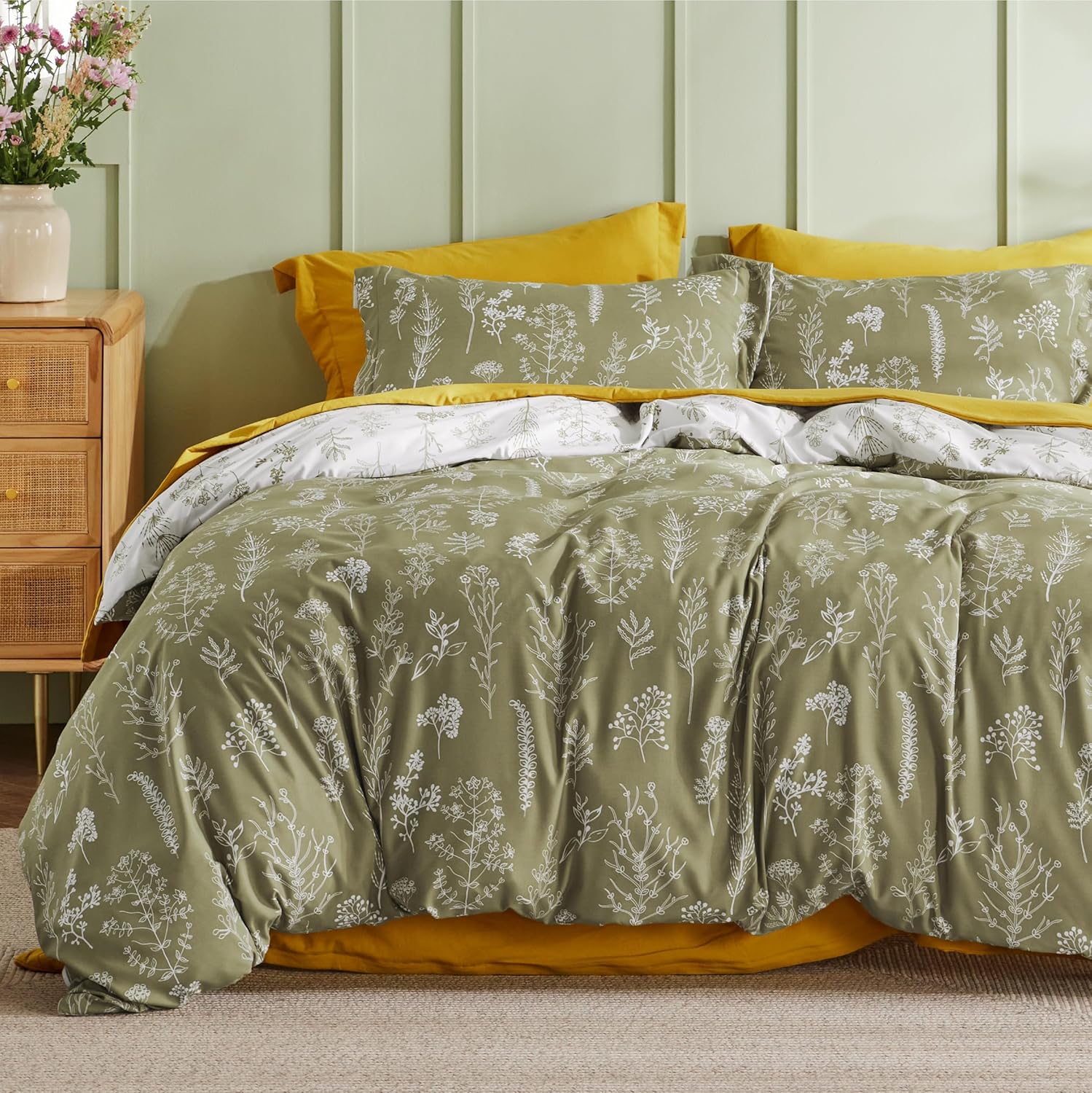 Reversible Olive Green Queen Duvet Cover Set with Floral Design