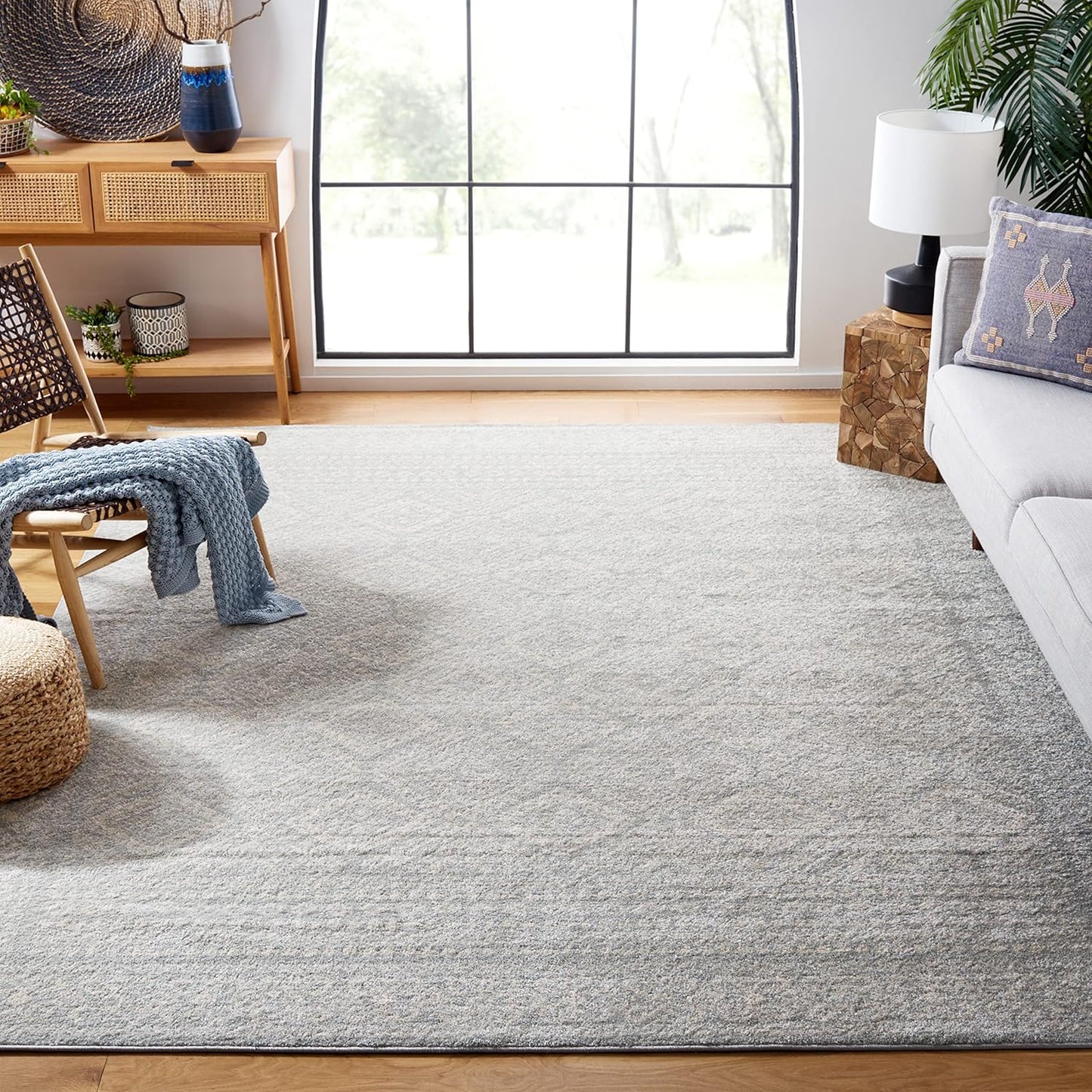 SAFAVIEH Tulum Collection Area Rug - Stylish and Durable Design