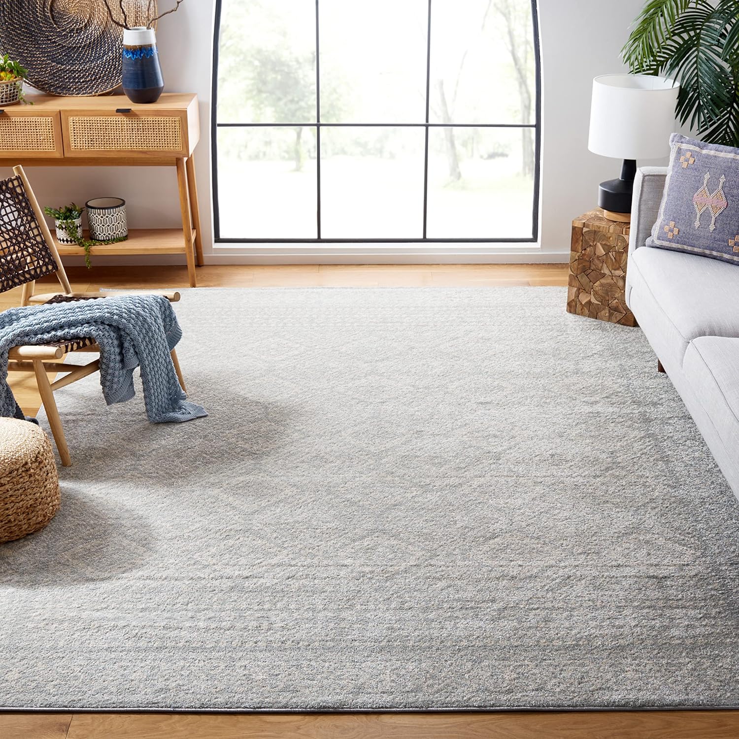 SAFAVIEH Tulum Collection Area Rug - Stylish & Durable Design