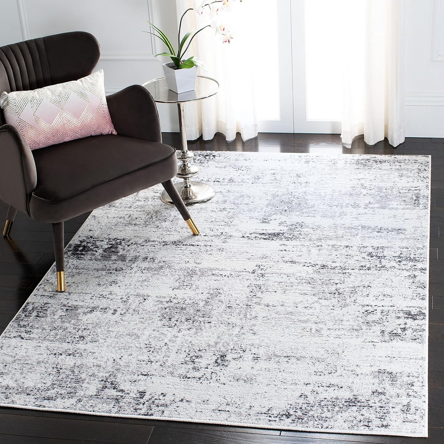 SAFAVIEH Amelia Collection Area Rug - Modern Abstract Design
