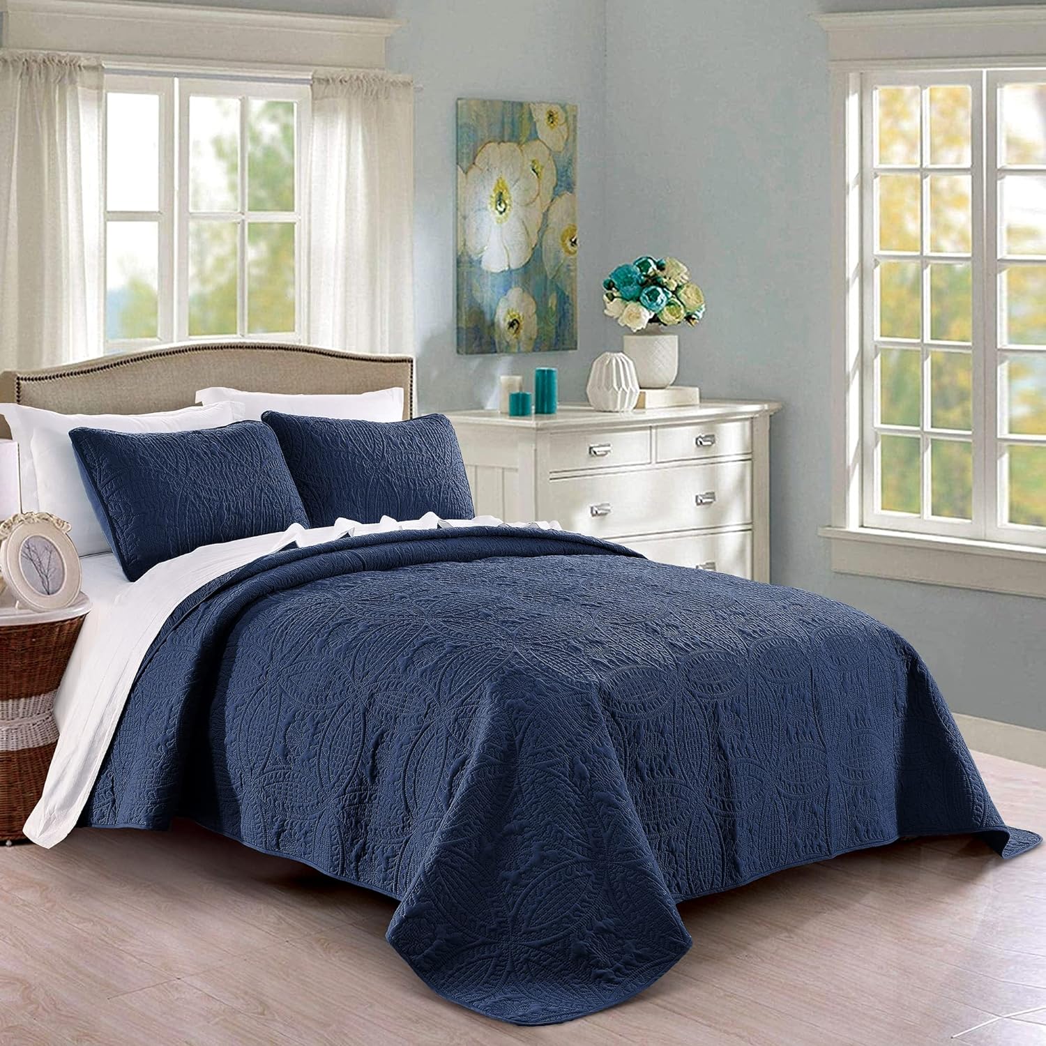 Oversized King Quilt Set Navy - Soft Microfiber Coverlet