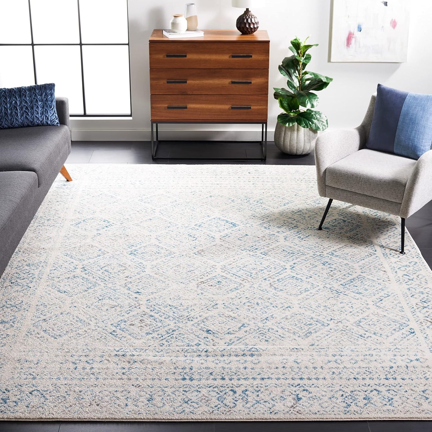 SAFAVIEH Tulum Collection Area Rug - Stylish and Durable Design