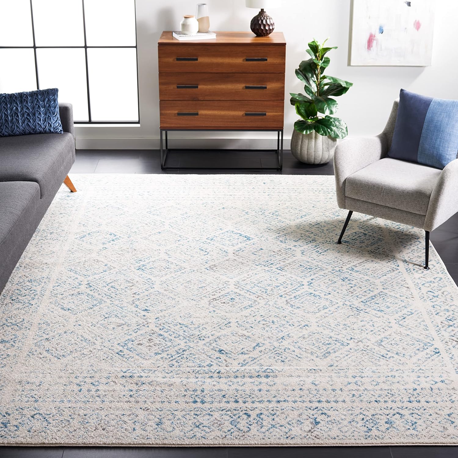 SAFAVIEH Tulum Collection Area Rug - Stylish and Durable Design