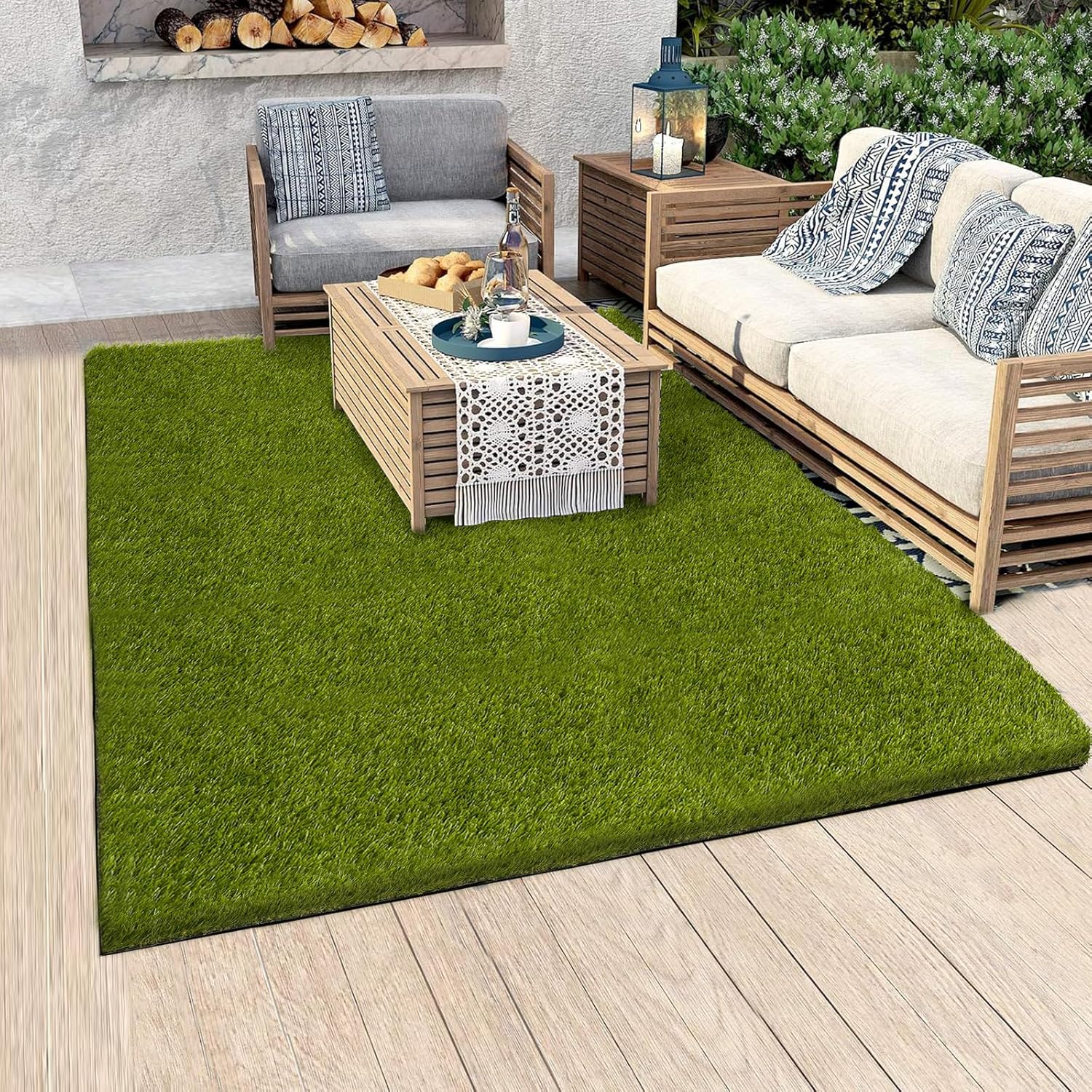 Realistic Artificial Grass Outdoor Rug for Dogs and Gardens