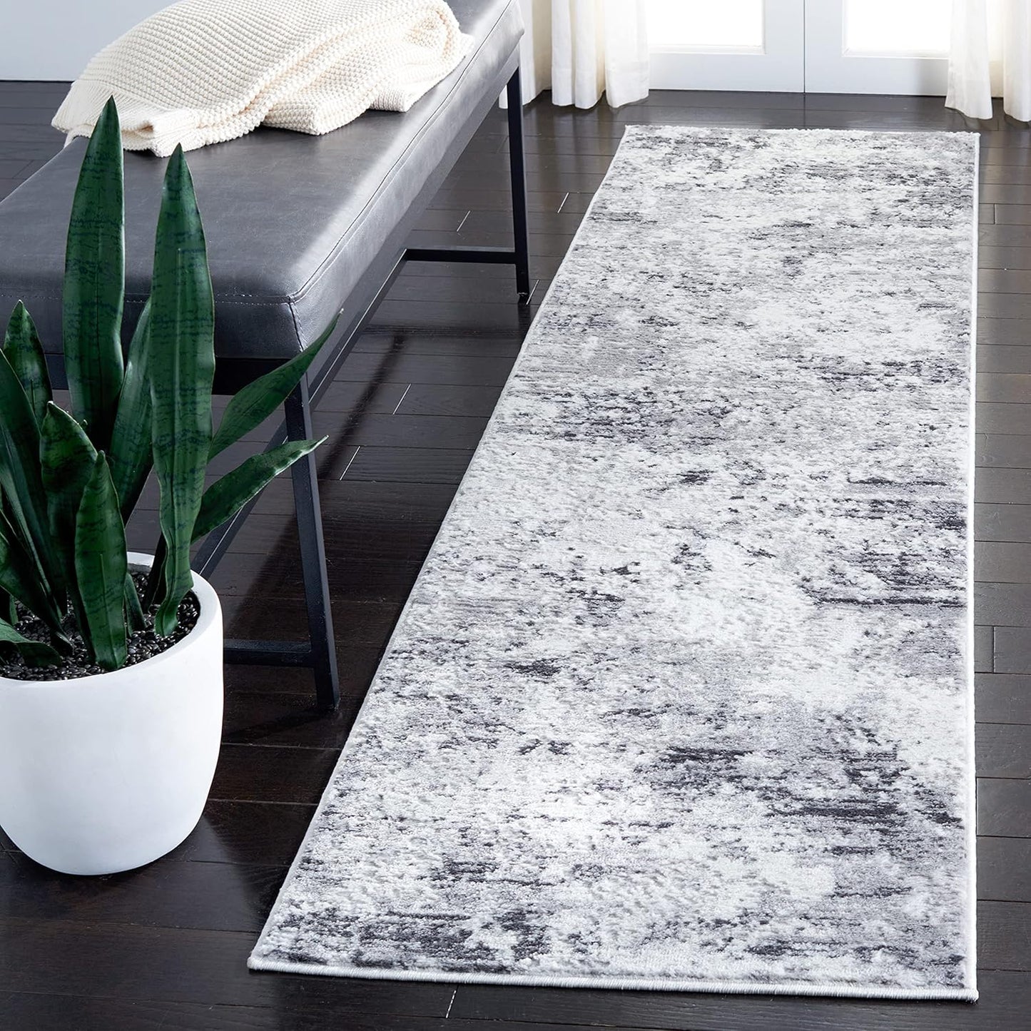 SAFAVIEH Amelia Collection Runner Rug - Modern Abstract Design