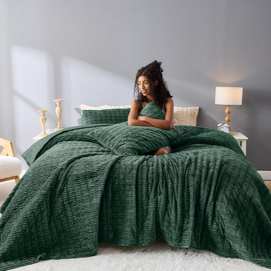 Luxury Velvet Quilt - Striped Channel Stitch Forest Green Queen