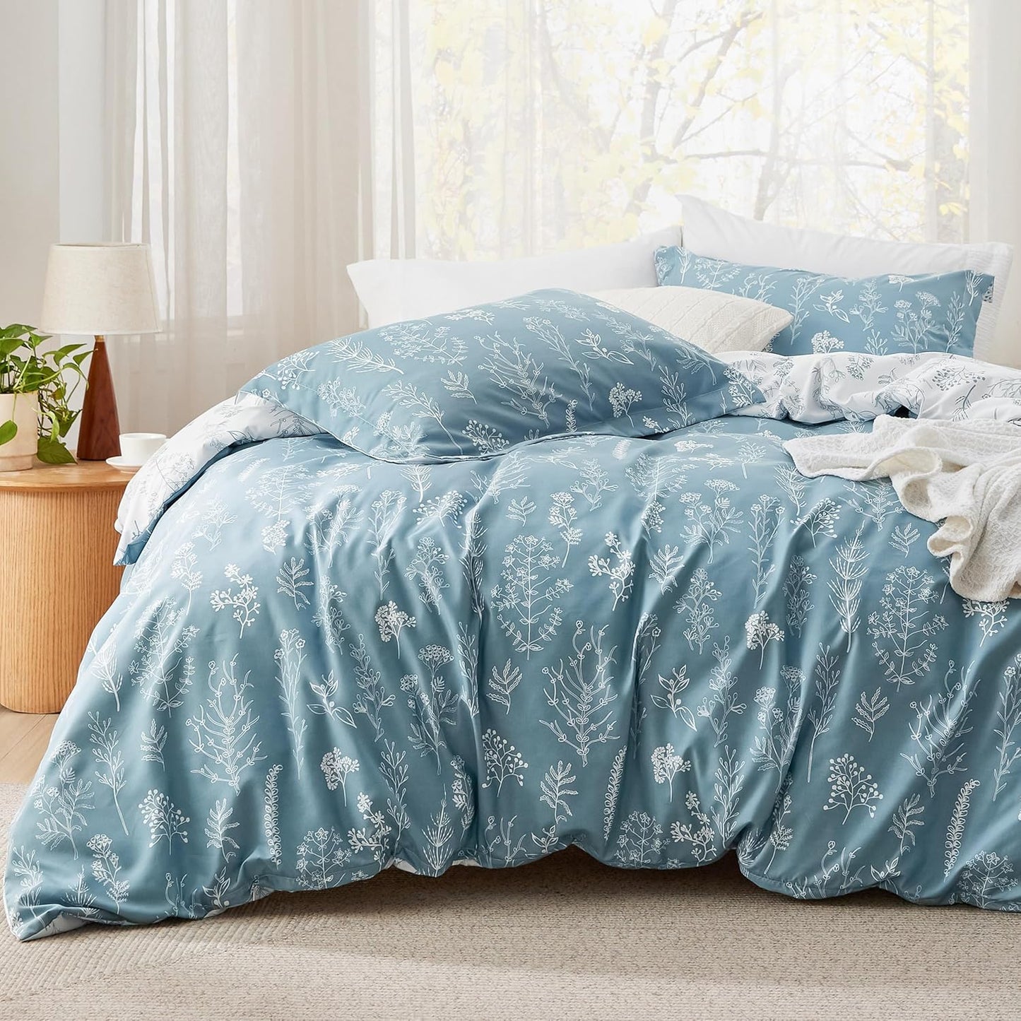 Bedsure California King Comforter Set - Mineral Blue Floral Design