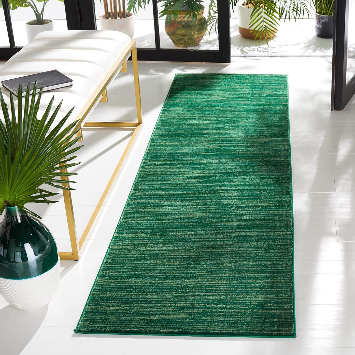 SAFAVIEH Vision Collection Runner Rug - Modern Ombre Chic Design