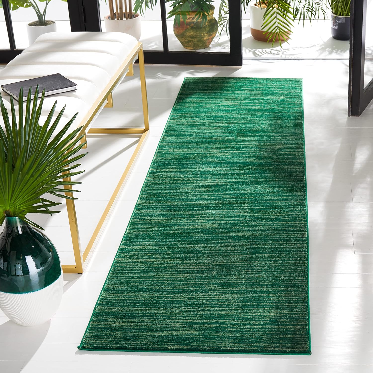 SAFAVIEH Vision Collection Runner Rug - Modern Ombre Chic Design