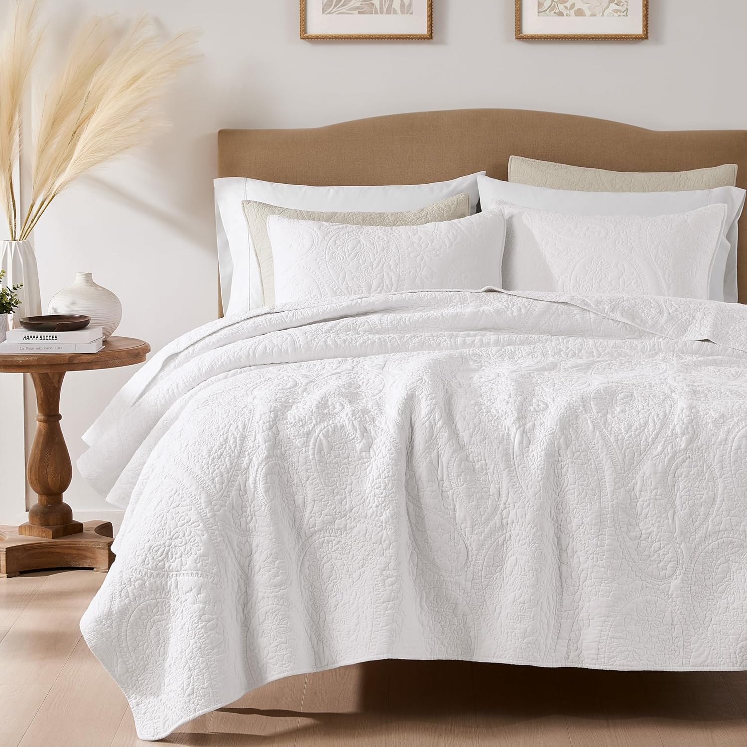 Palassio White Paisley Cotton Quilt King Size Bedding Set