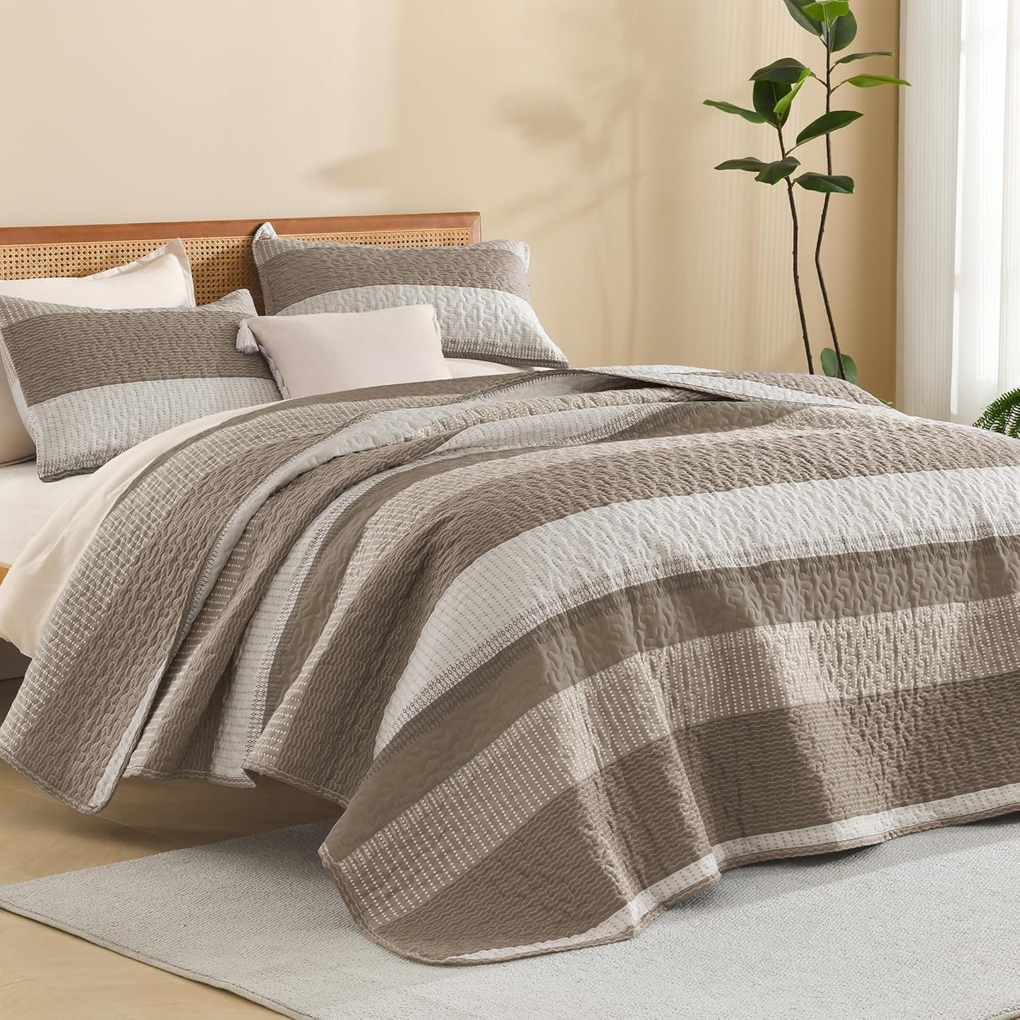 Litanika California King Quilt Set - Soft Lightweight Bedding