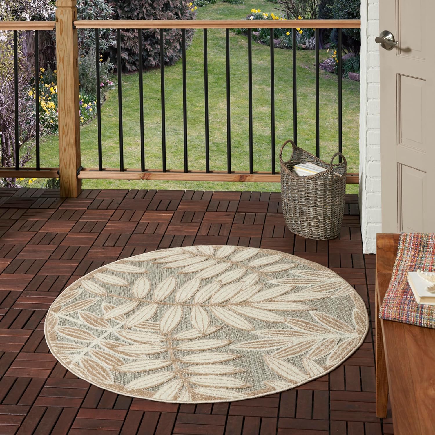 Nourison Aloha Indoor/Outdoor 4ft Round Area Rug for Any Space