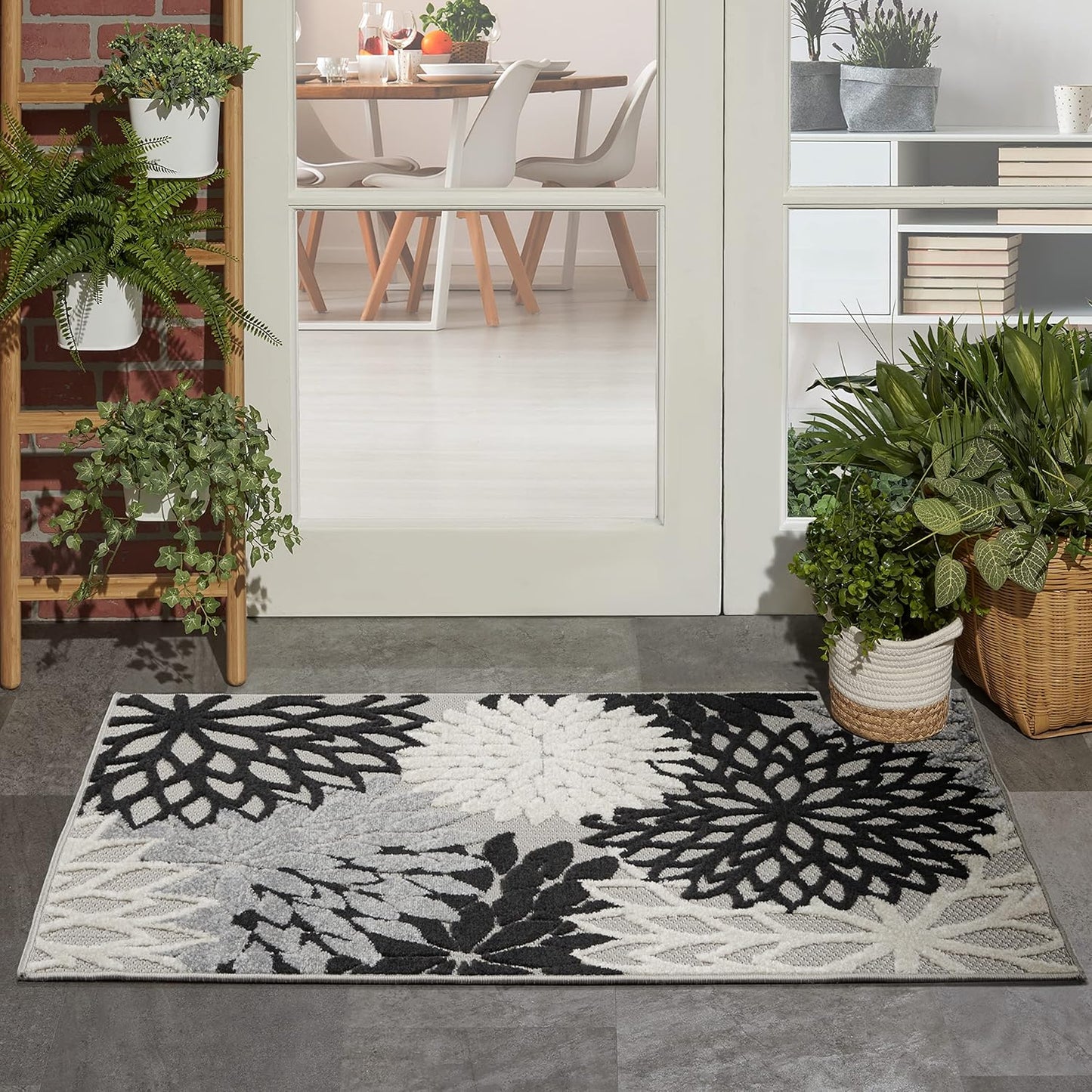Nourison Aloha Indoor/Outdoor Black White Area Rug for Home