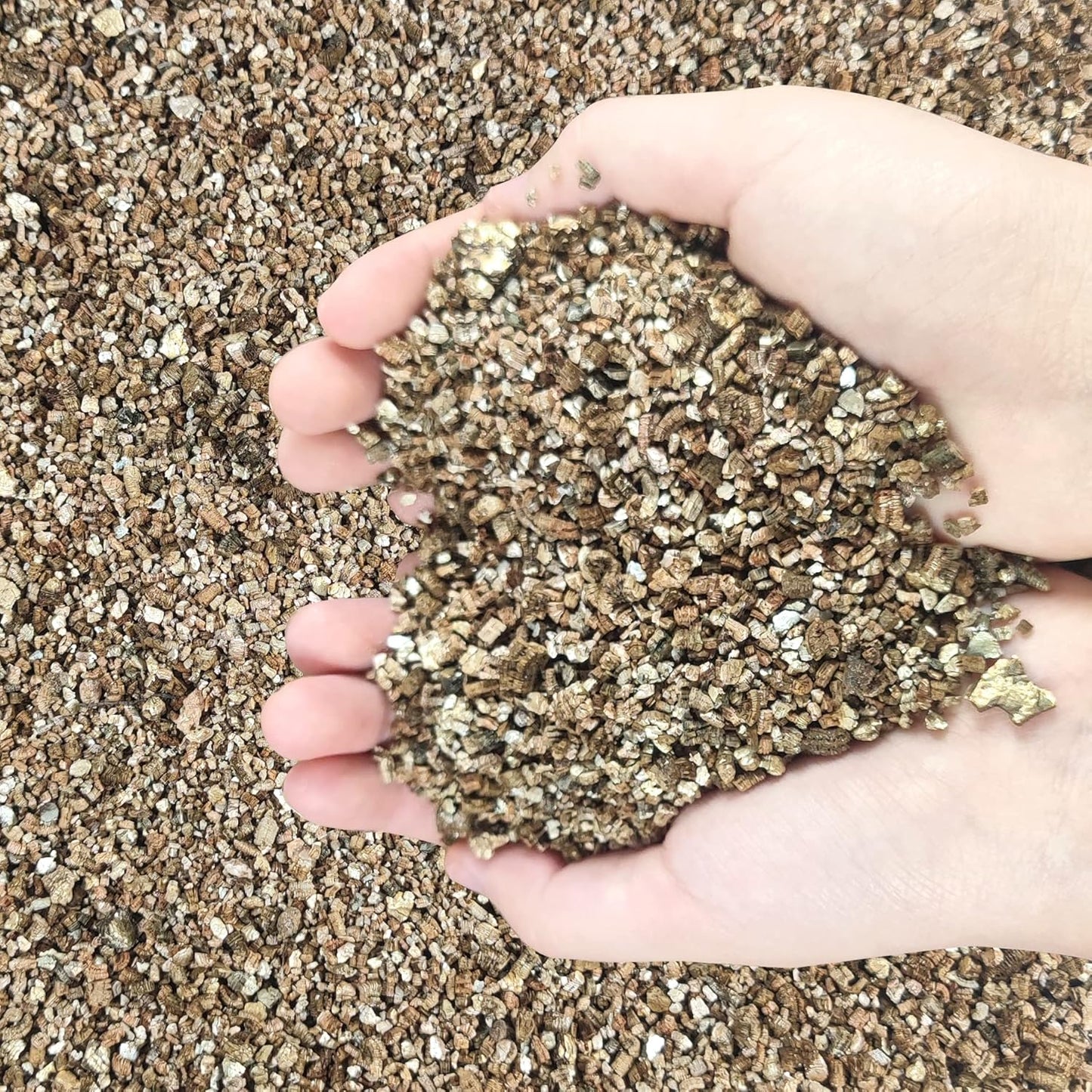 30QT Organic Vermiculite Granules for Plants and Gardening Use