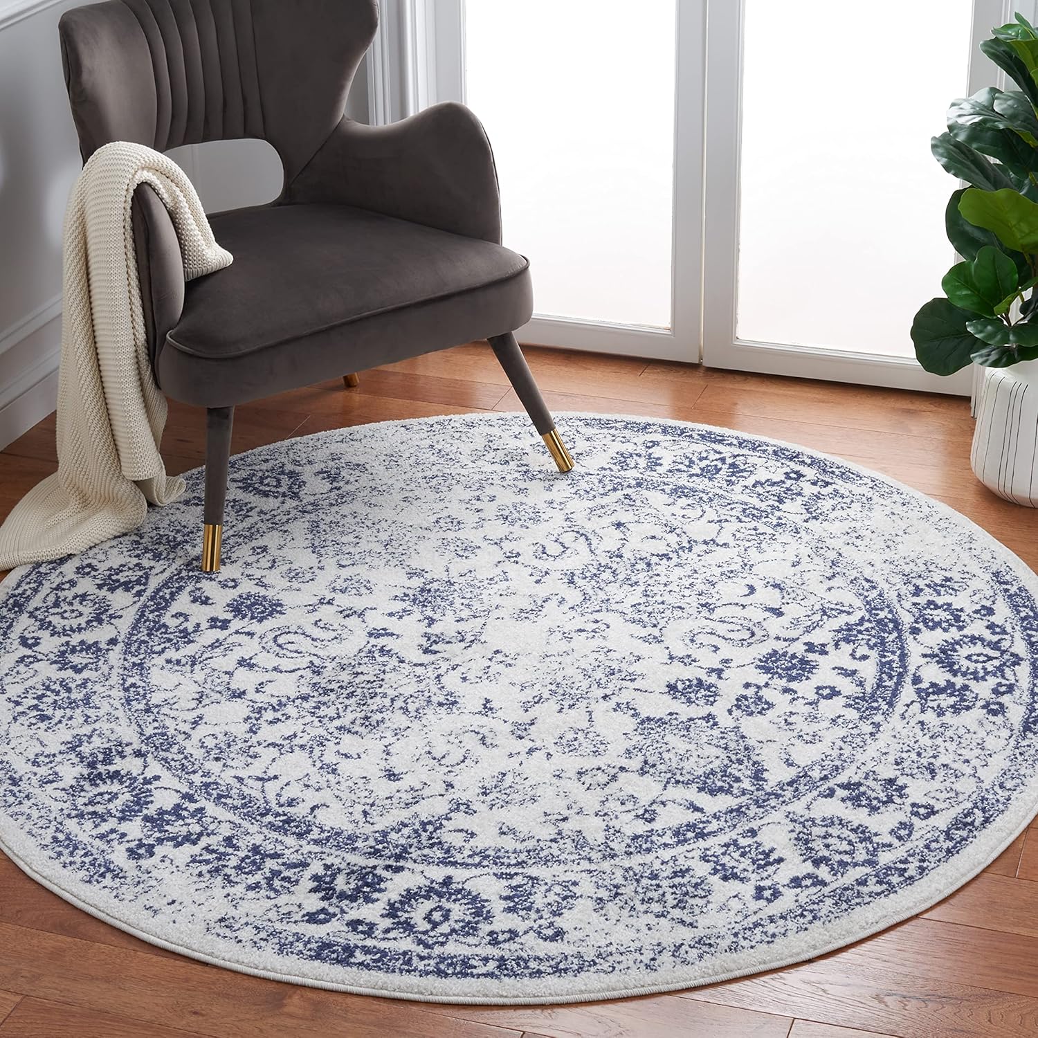 SAFAVIEH Adirondack 6ft Round Ivory/Navy Area Rug for Home