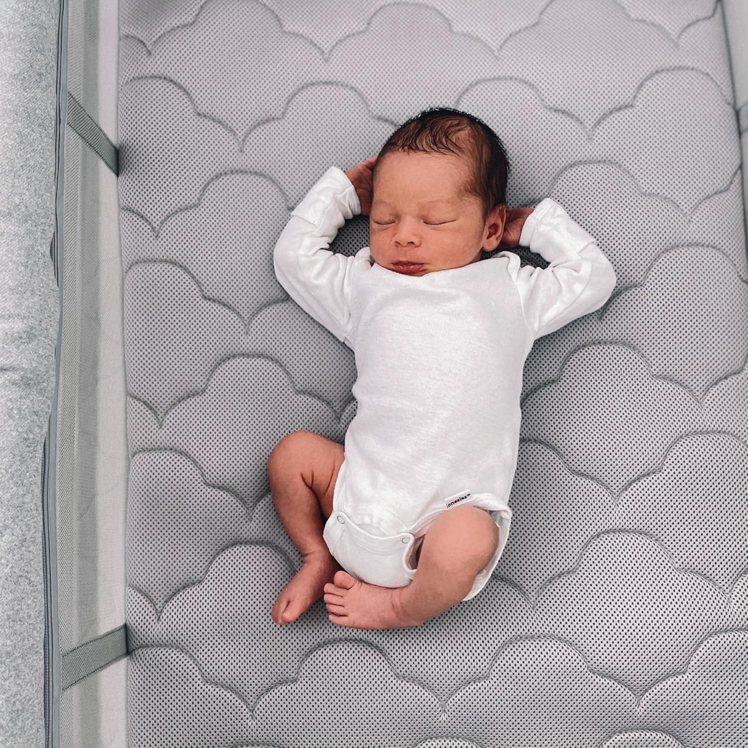 Newton Baby Bassinet Attachment for Deluxe Travel Crib & Playard