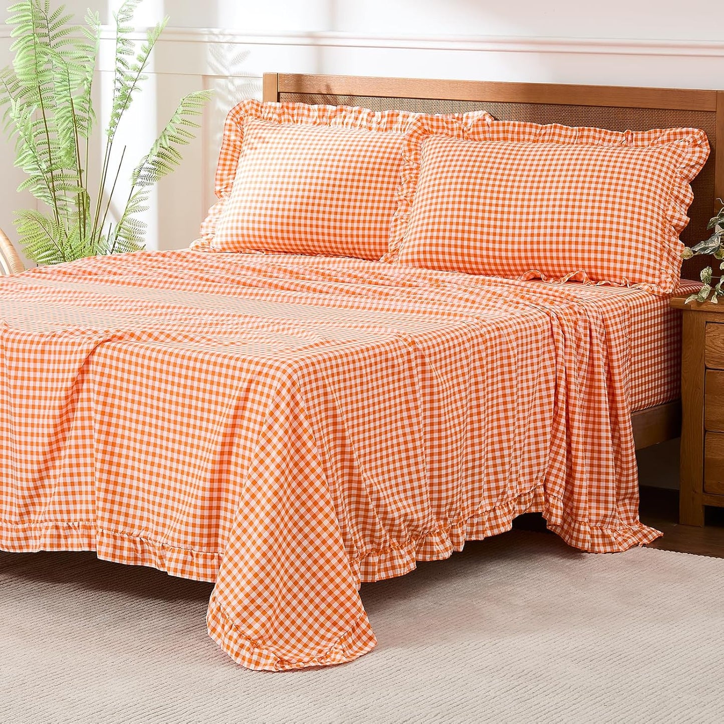 Gingham King Sheet Set with Ruffle Design for Cozy Bedrooms