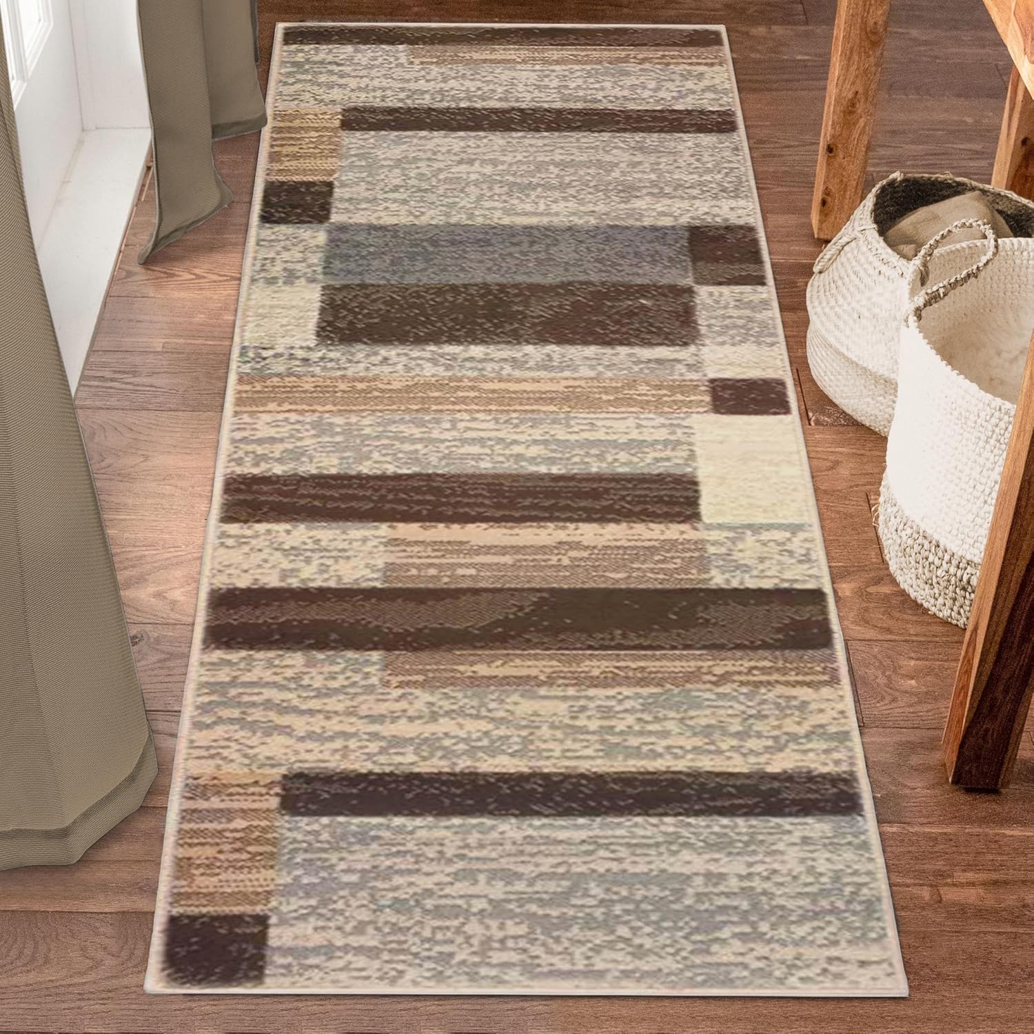 Superior Indoor Runner Rug with Modern Geometric Design for Home