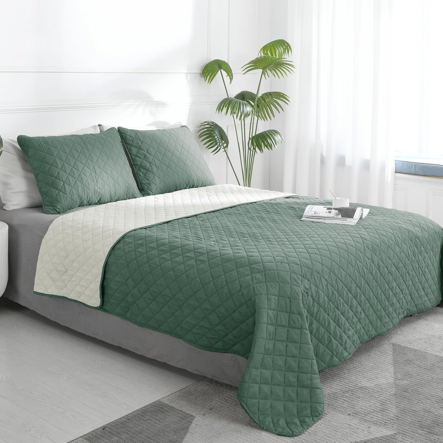 Easy-Going King Size Reversible Quilt Set for Elegant Bedrooms