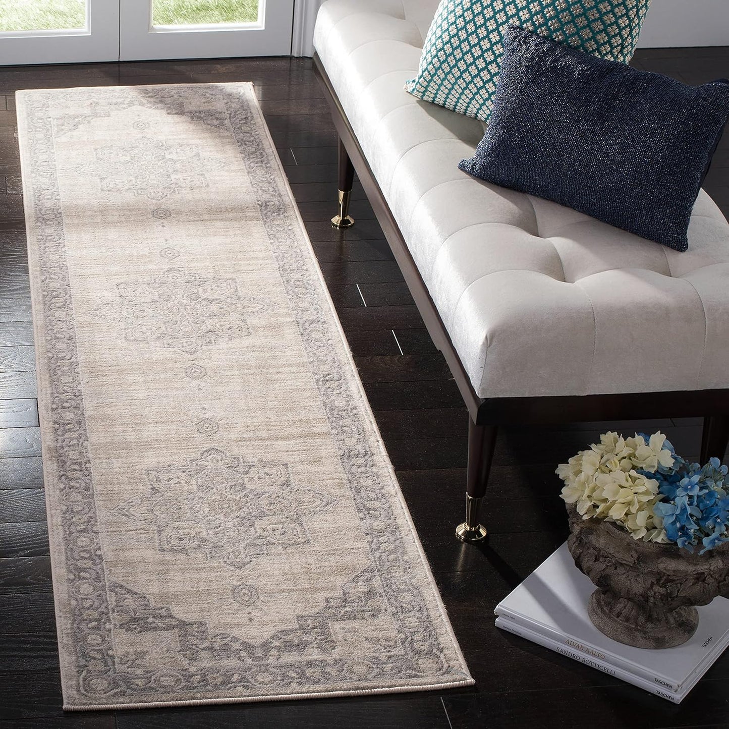 SAFAVIEH Brentwood Collection Runner Rug - Stylish & Durable